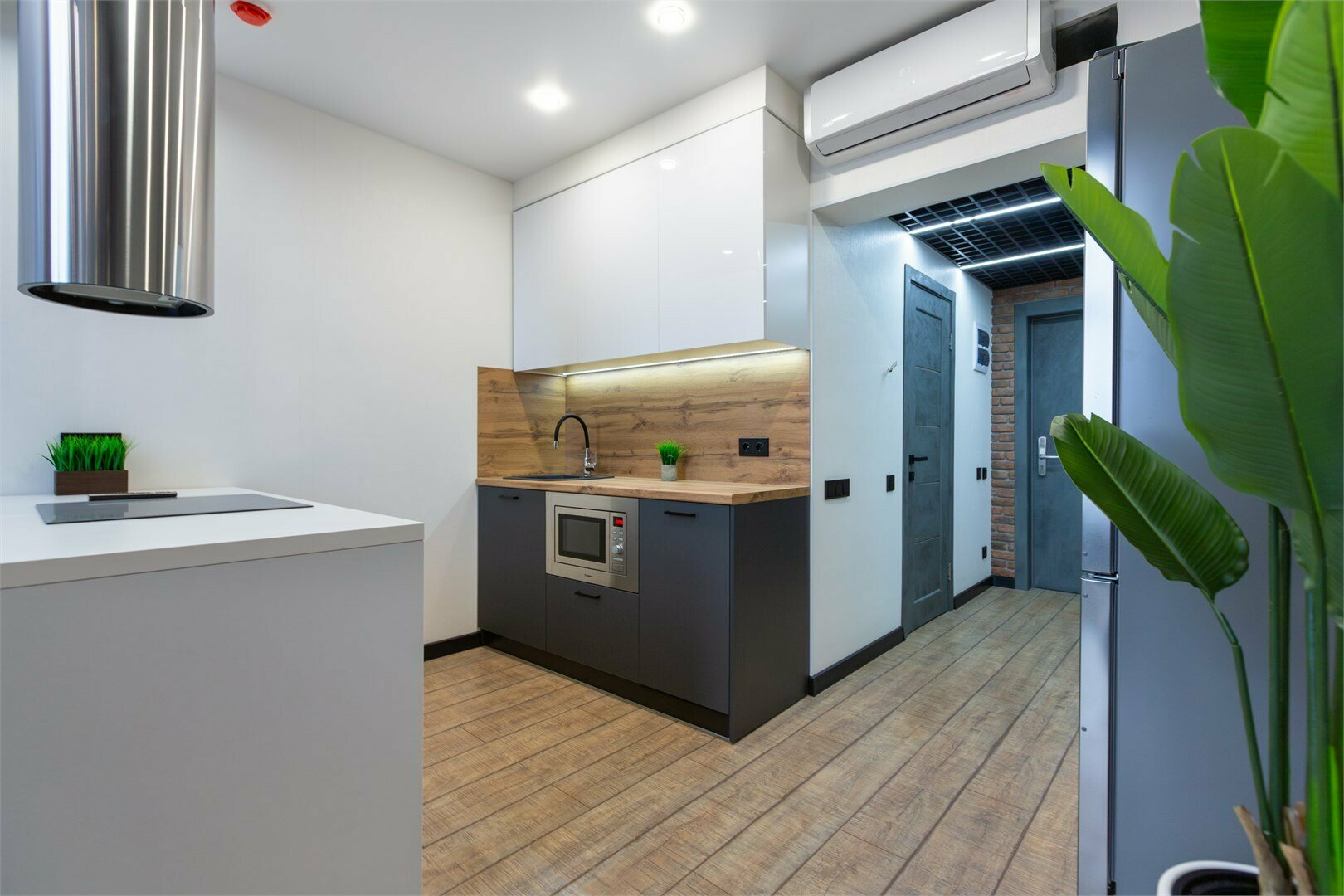 Чернышевского 1Б 1020