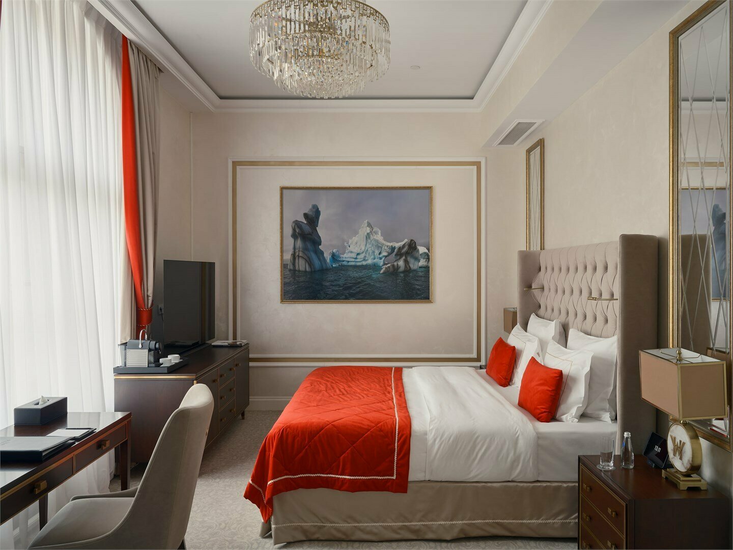 Делюкс с видом на город с одной большой кроватью