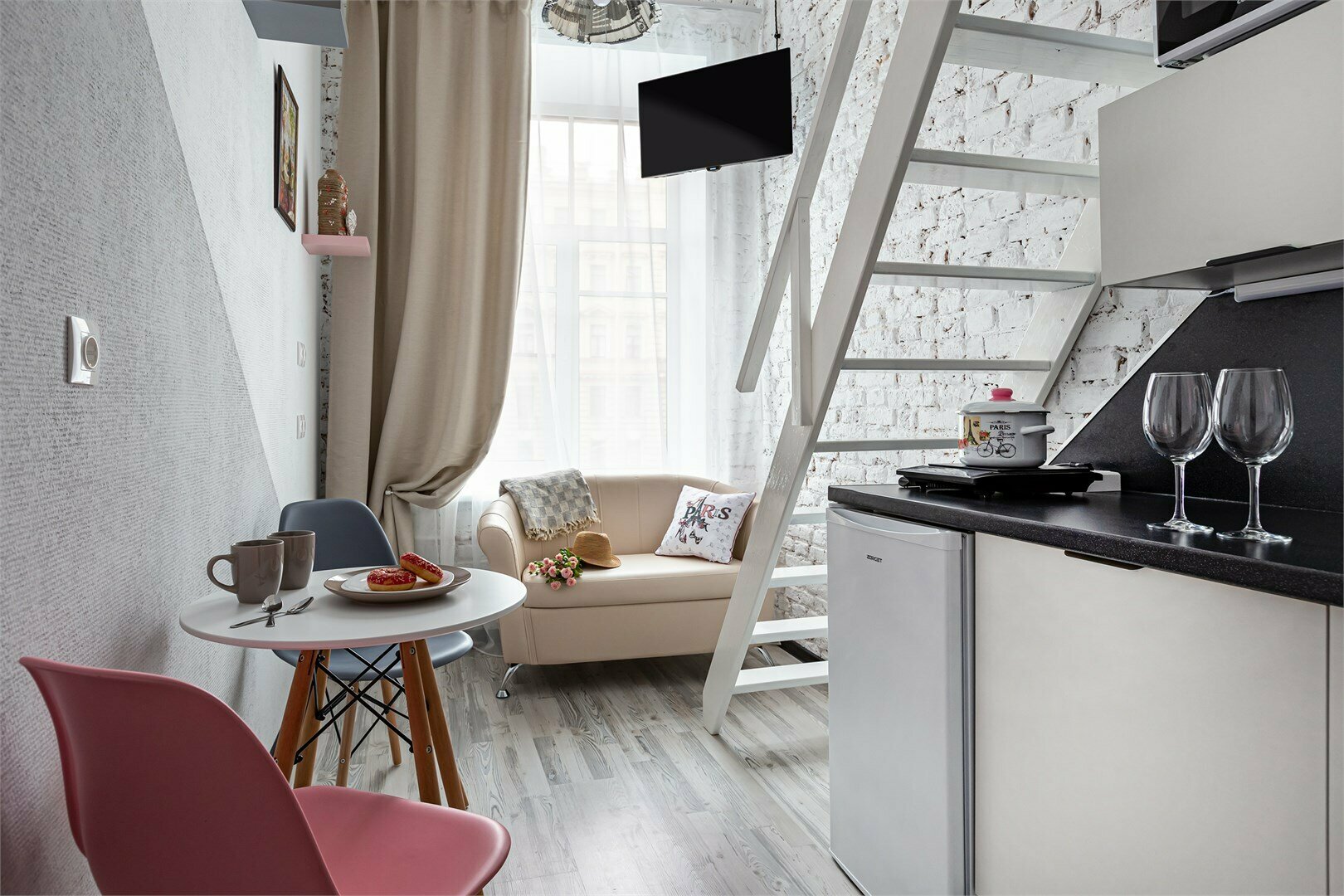 3 - Двухуровневые апартаменты вид на канал Грибоедова