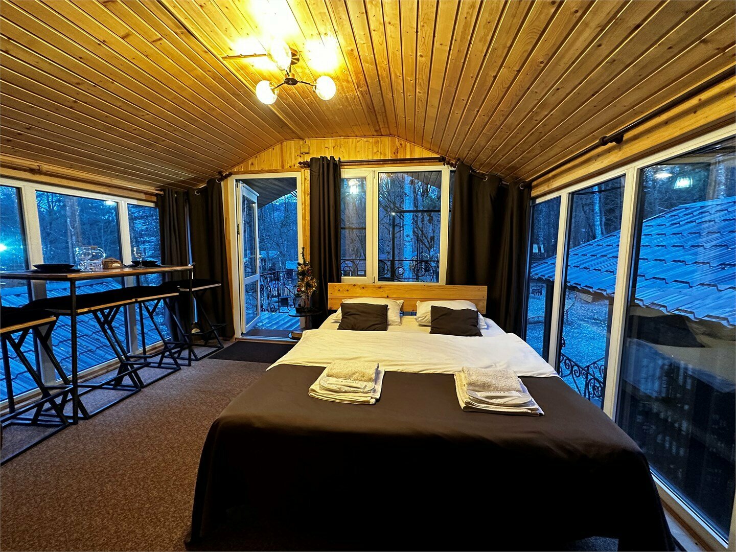 Домик на высоте 2 студия (двухспальная кровать, раскладной диван)