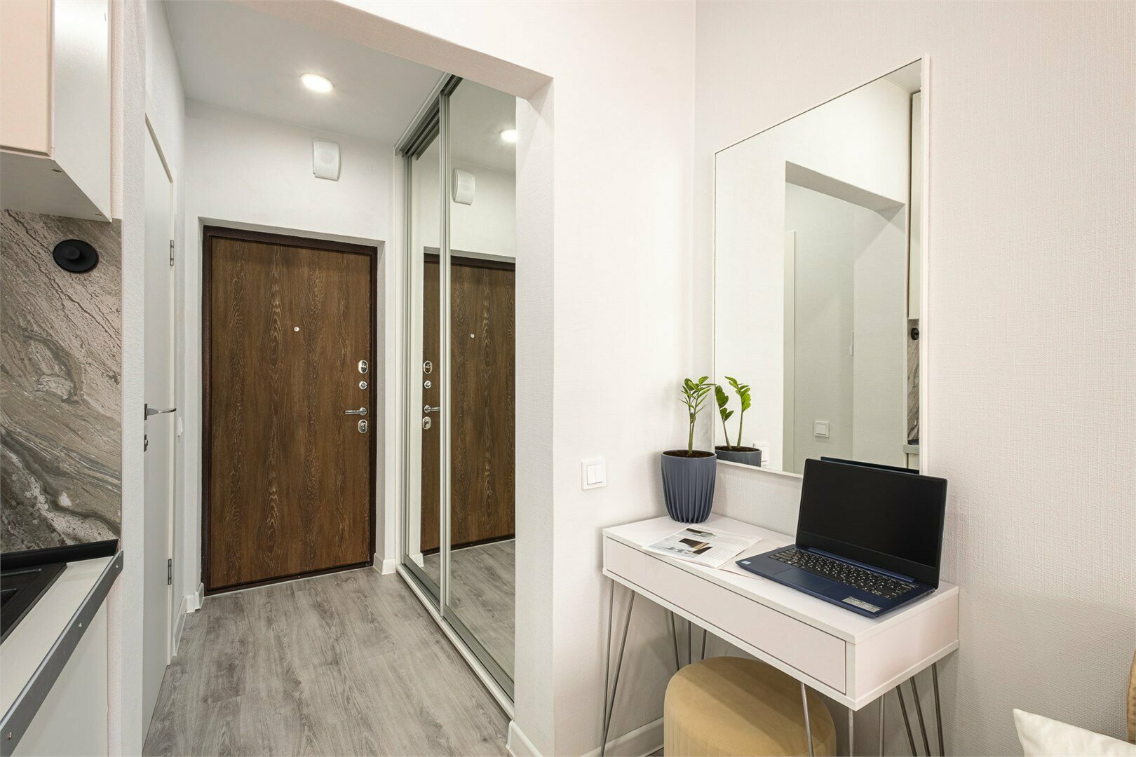 Студия Royal Velvet вид на горы