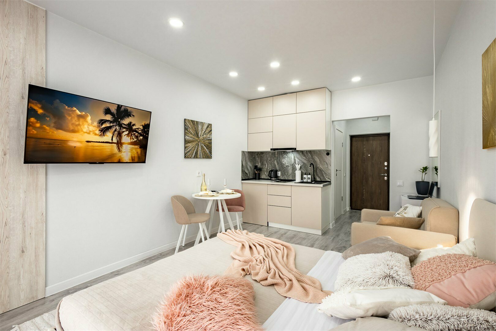 Студия Royal Velvet вид на горы