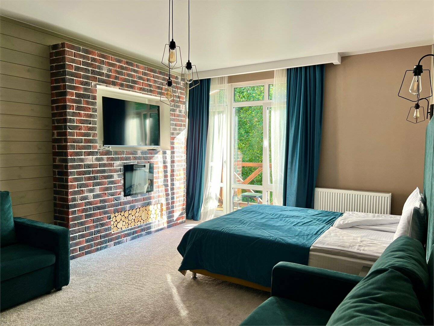 Семейный двухкомнатный номер Коннект