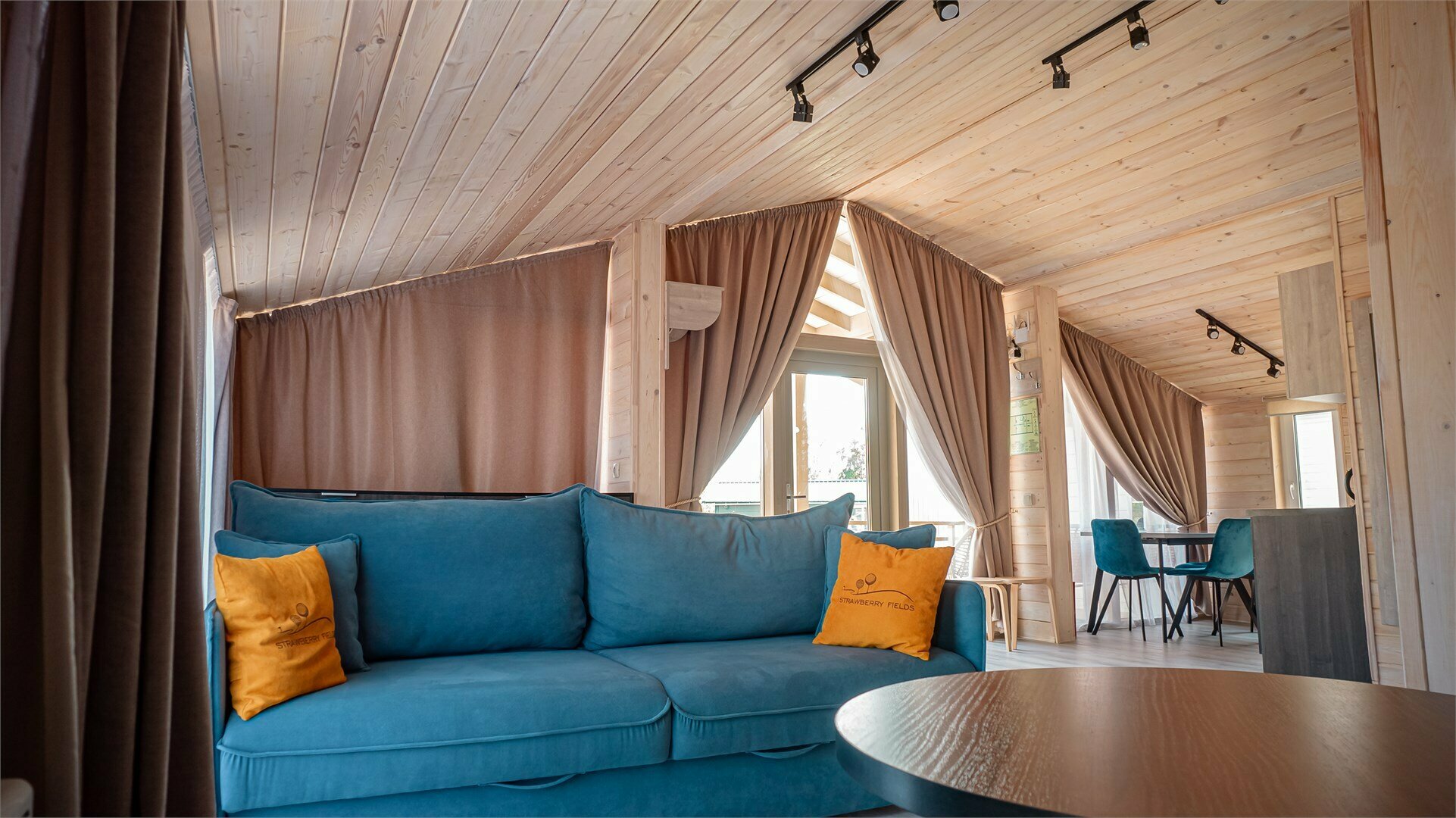 Коттедж «Финский с сауной» с 2мя спальнями (до 5 мест)