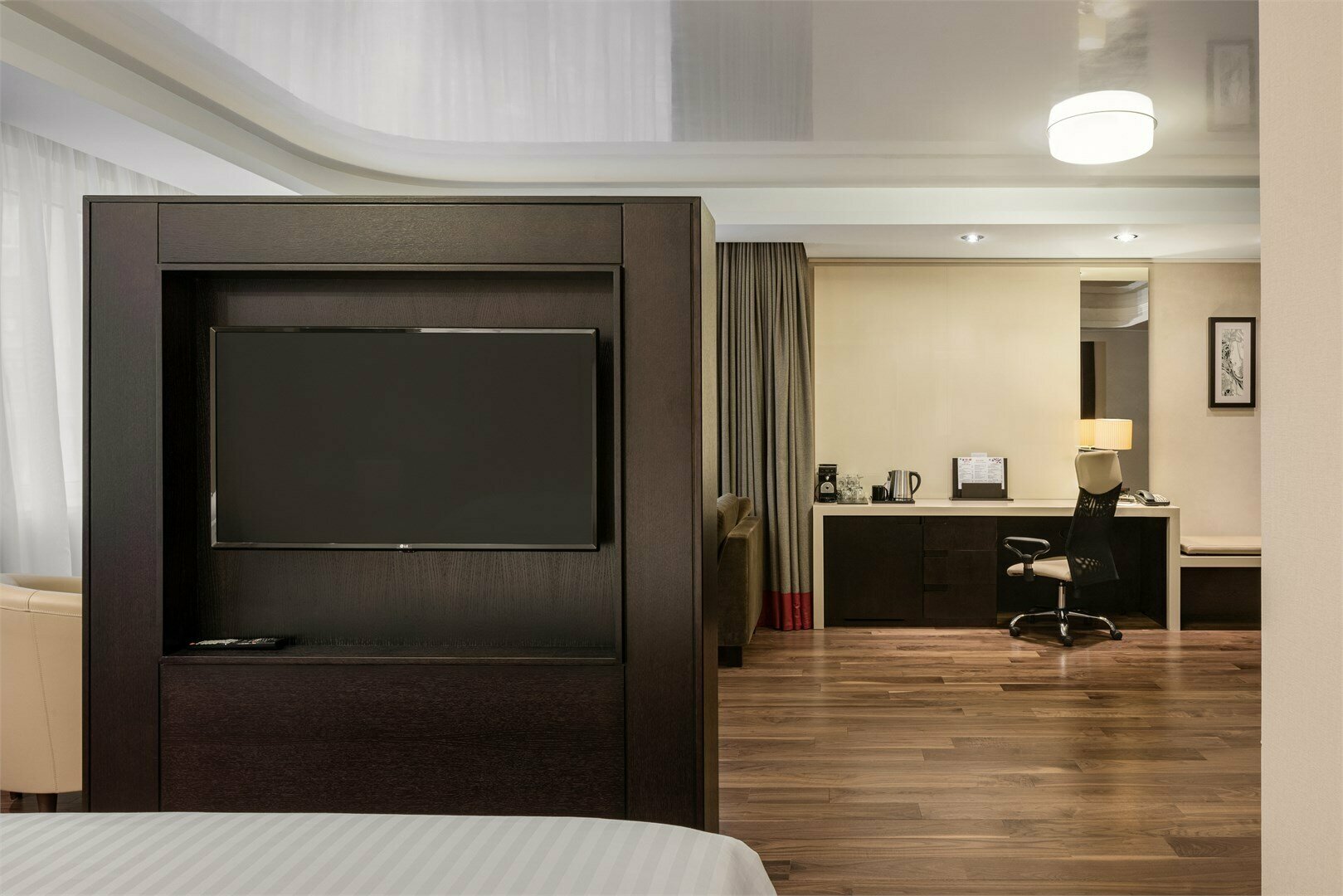 Бизнес люкс с одной большой кроватью