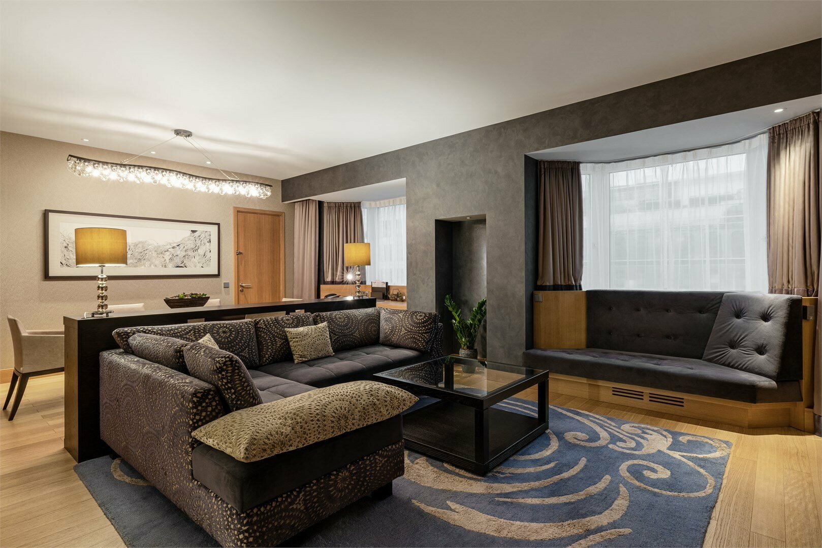 Двухуровневый люкс с одной большой кроватью