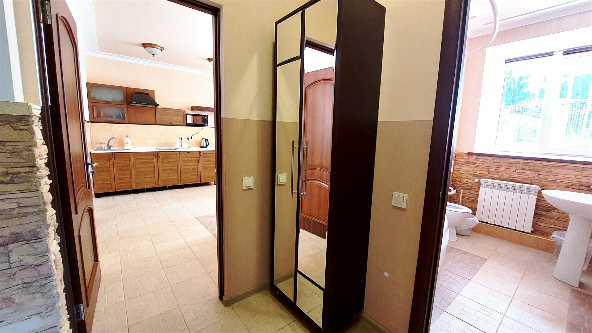 Люкс 19, 1й этаж, отдельный вход