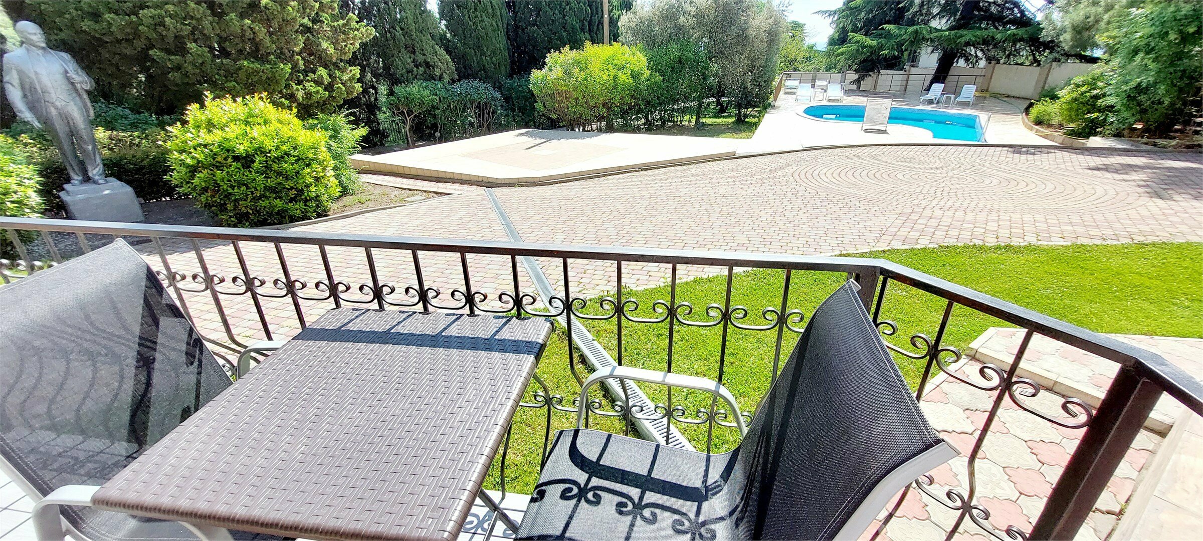 Полулюкс 6, 1 этаж, балкон, отдельный вход