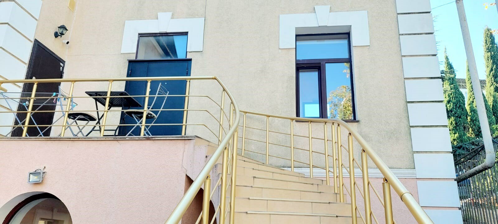 Полулюкс 14, 2й этаж, отдельный вход