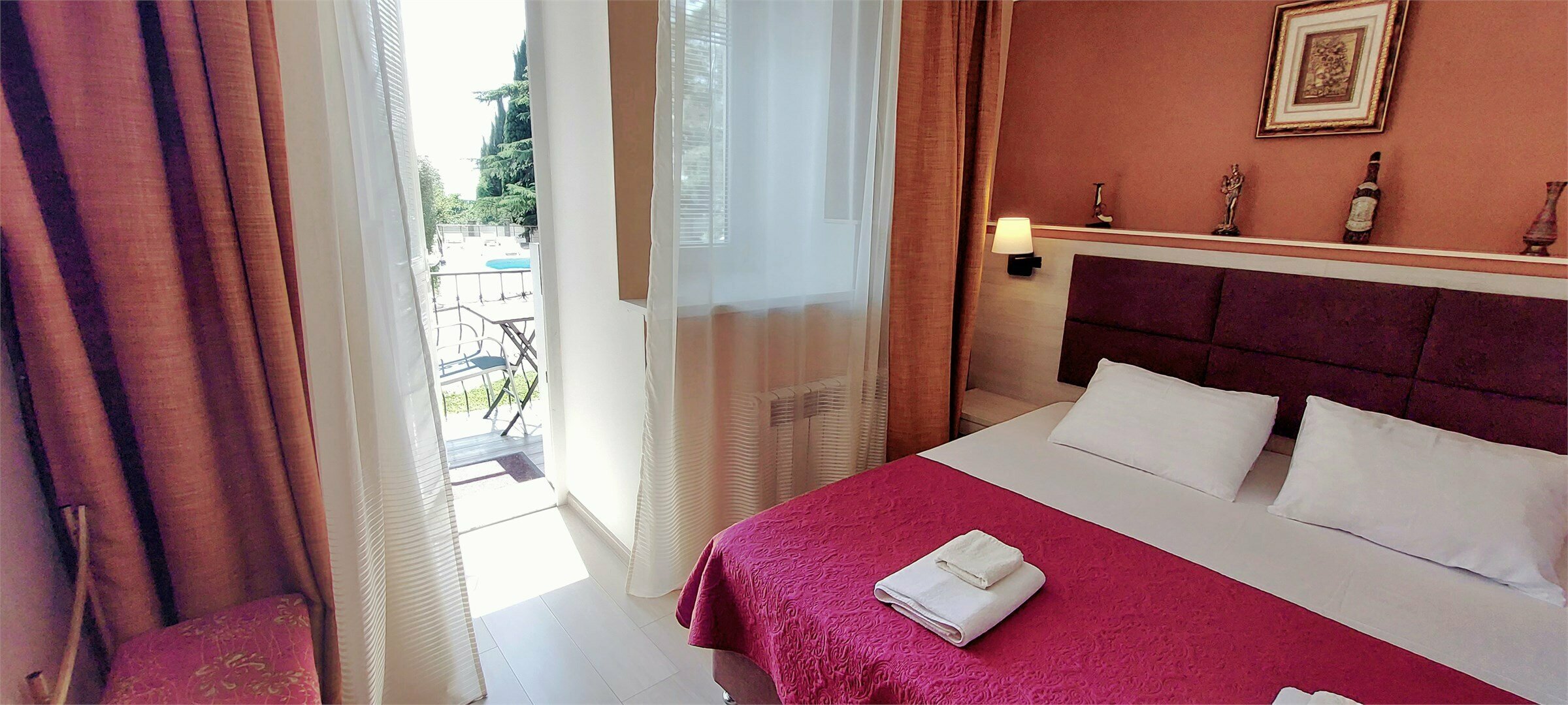 Полулюкс 6, 1 этаж, балкон, отдельный вход