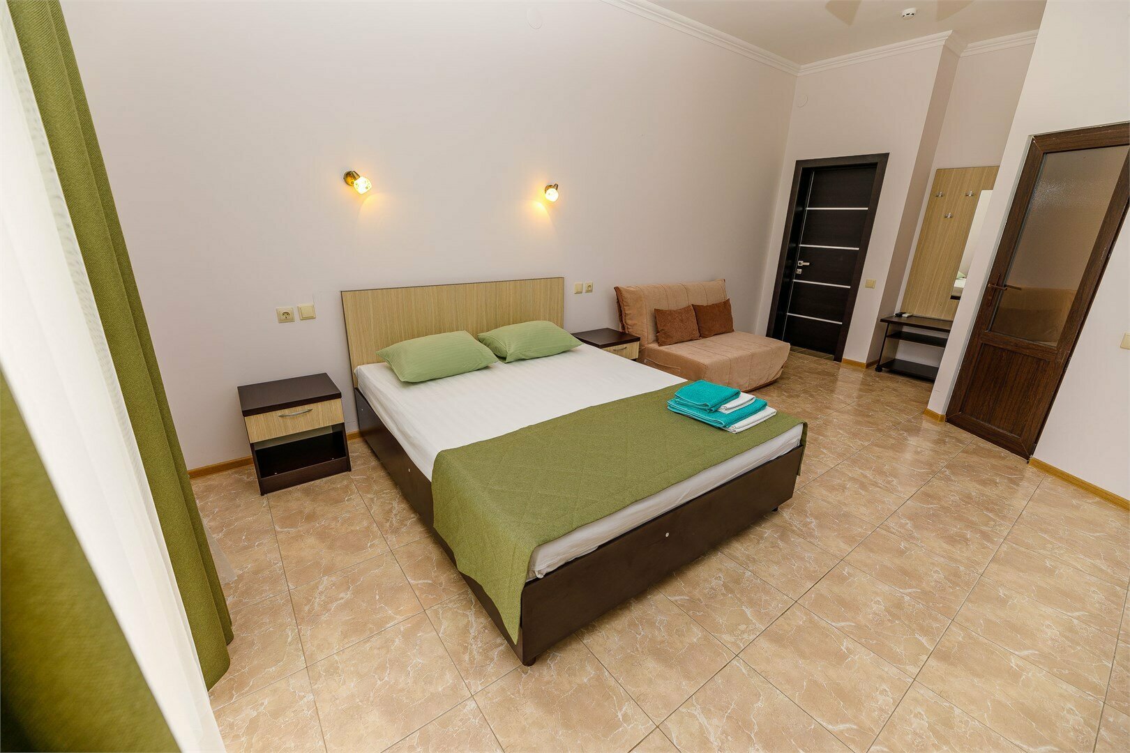 Четырехместный номер с балконом с видом на море