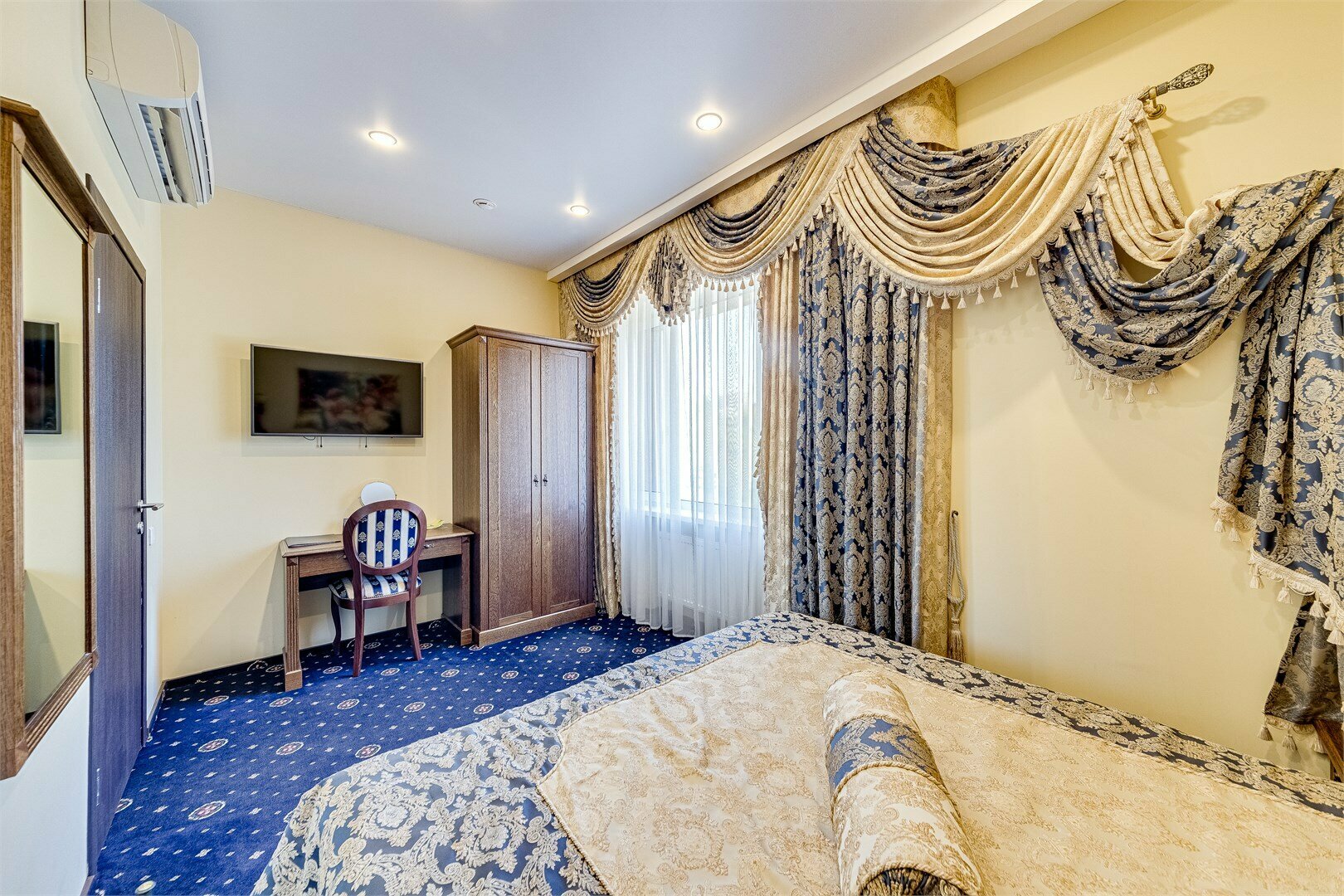 Люкс - двухкомнатный Номер