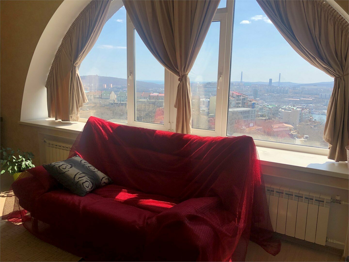 Двухместный номер с 2 отдельными кроватями и общей ванной комнатой