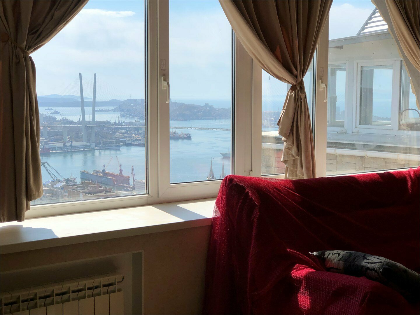 Двухместный номер с 2 отдельными кроватями и общей ванной комнатой