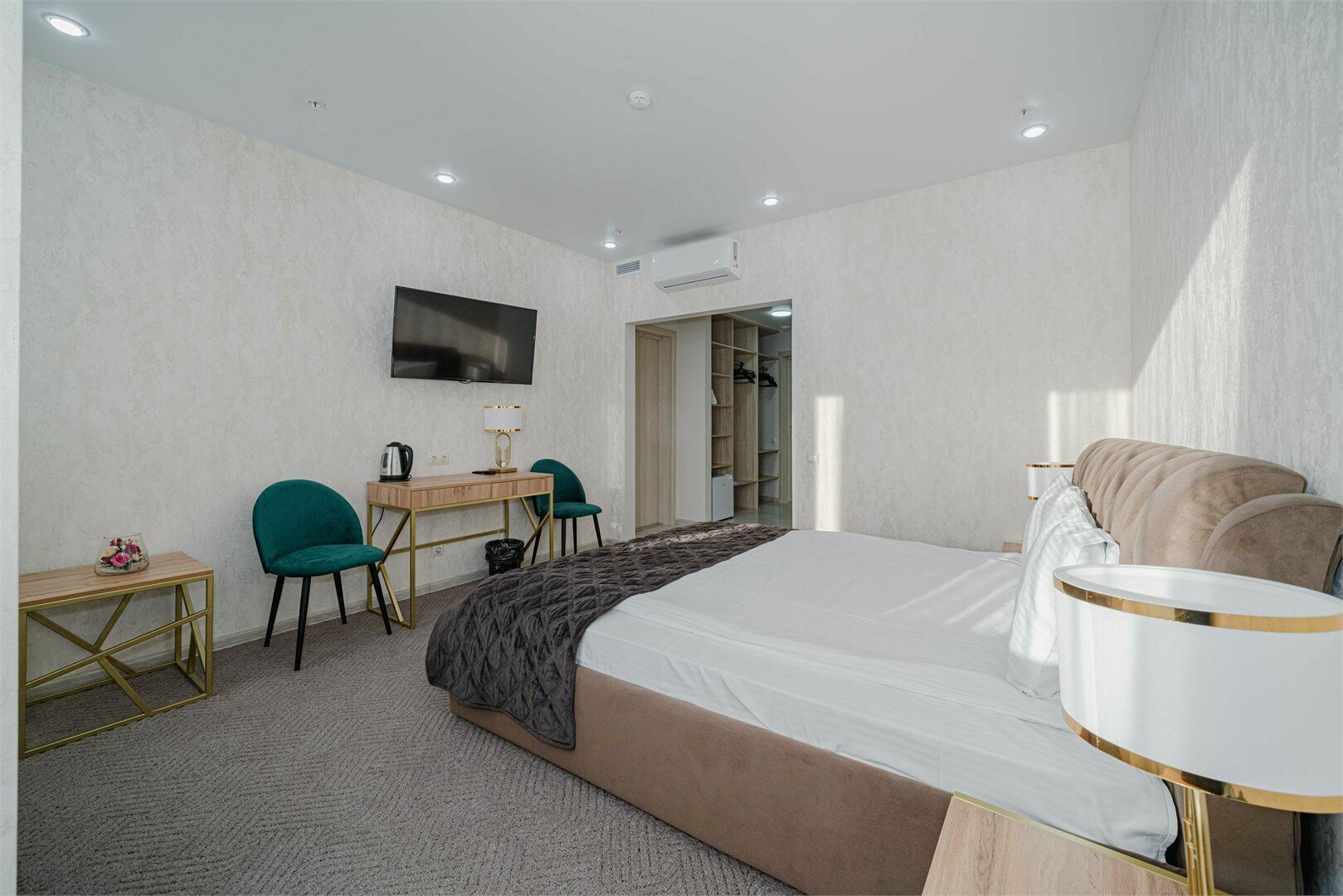 Люкс с видом на озеро