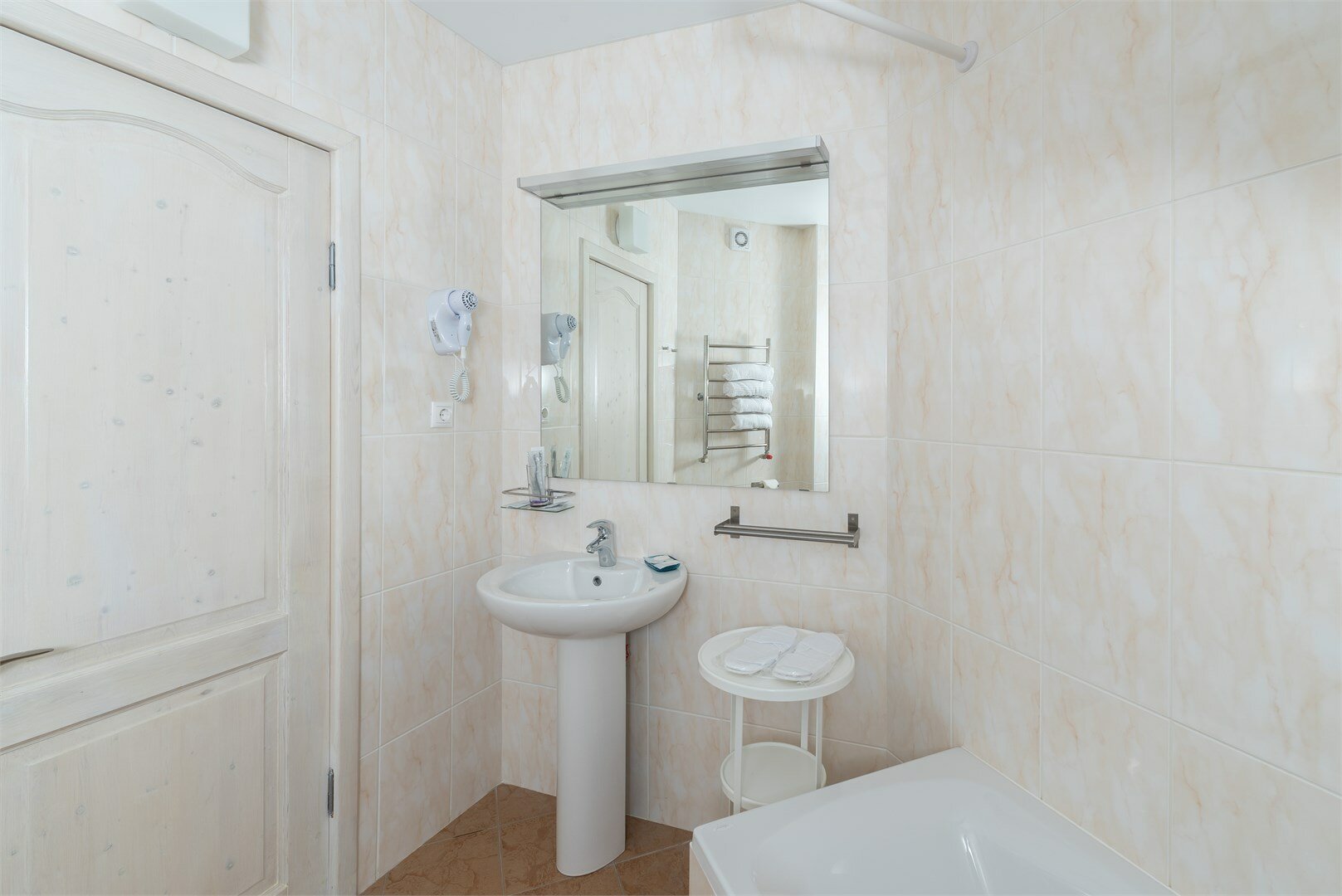 Комната двухместная с двухспальной кроватью