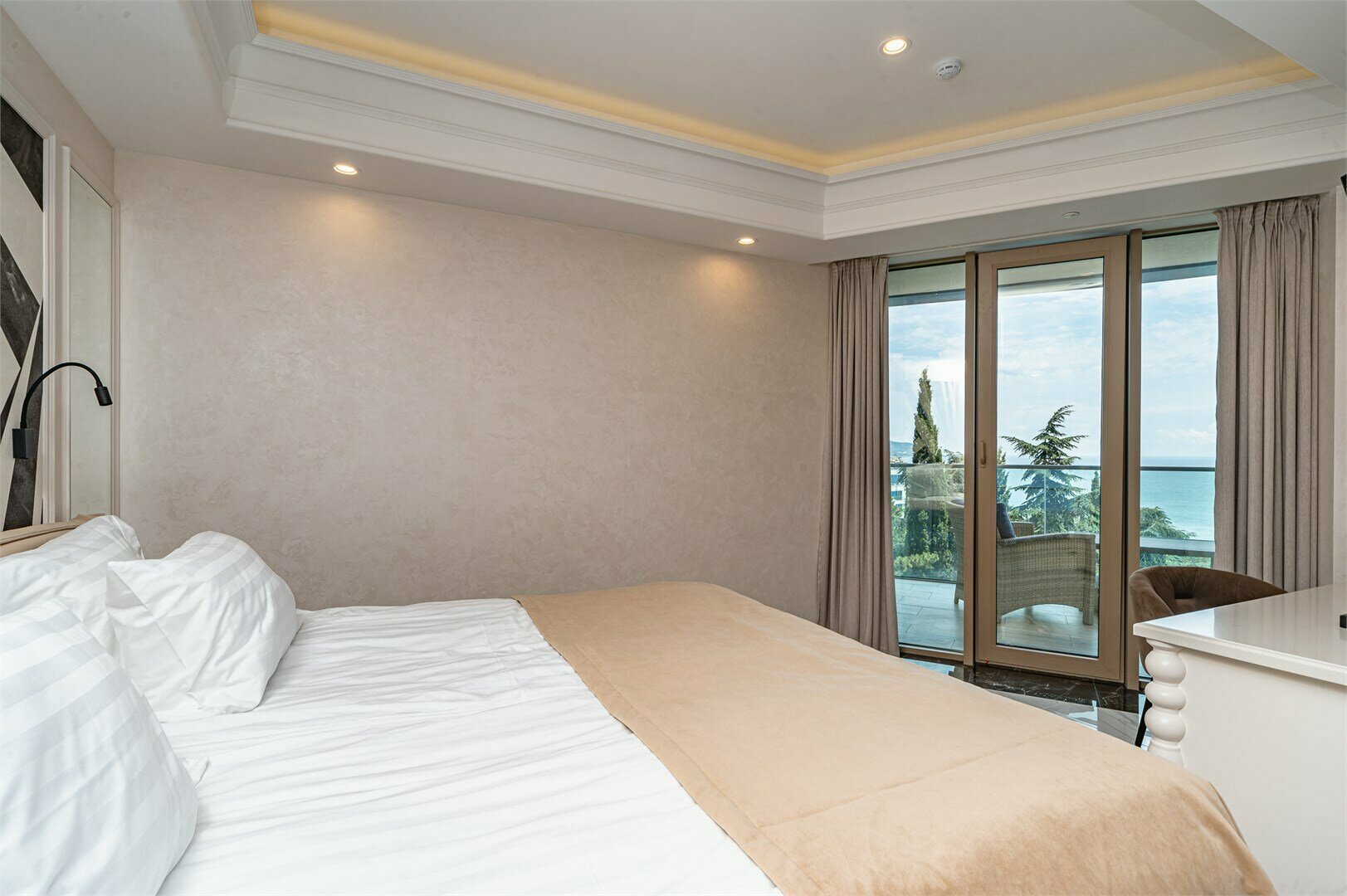 Студия с видом на море