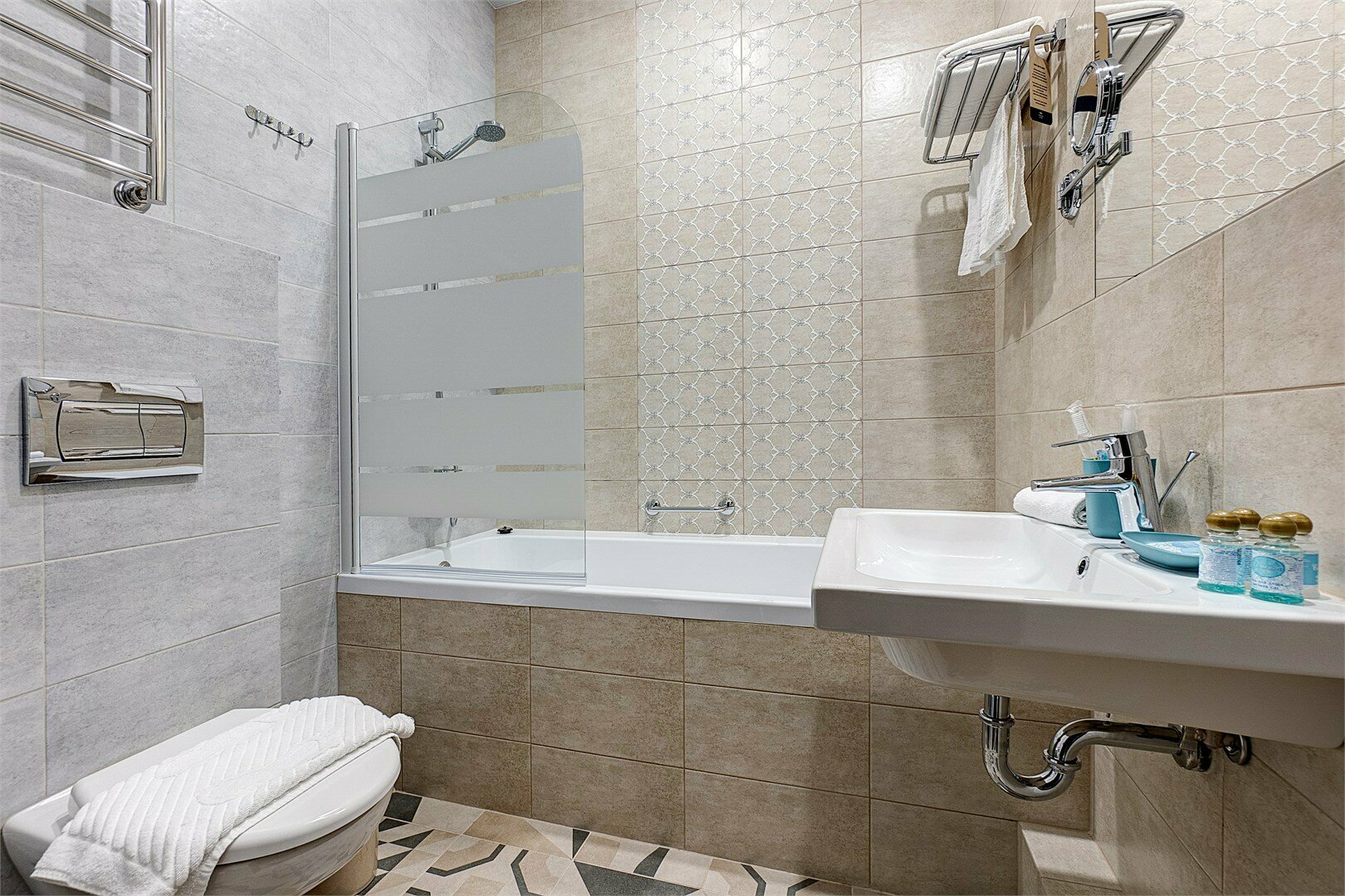 Полулюкс с 2 раздельными кроватями  или 1 большой кроватью