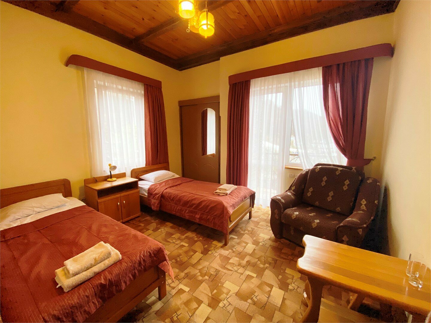 Двухместный номер с 2 отдельными кроватями и балконом