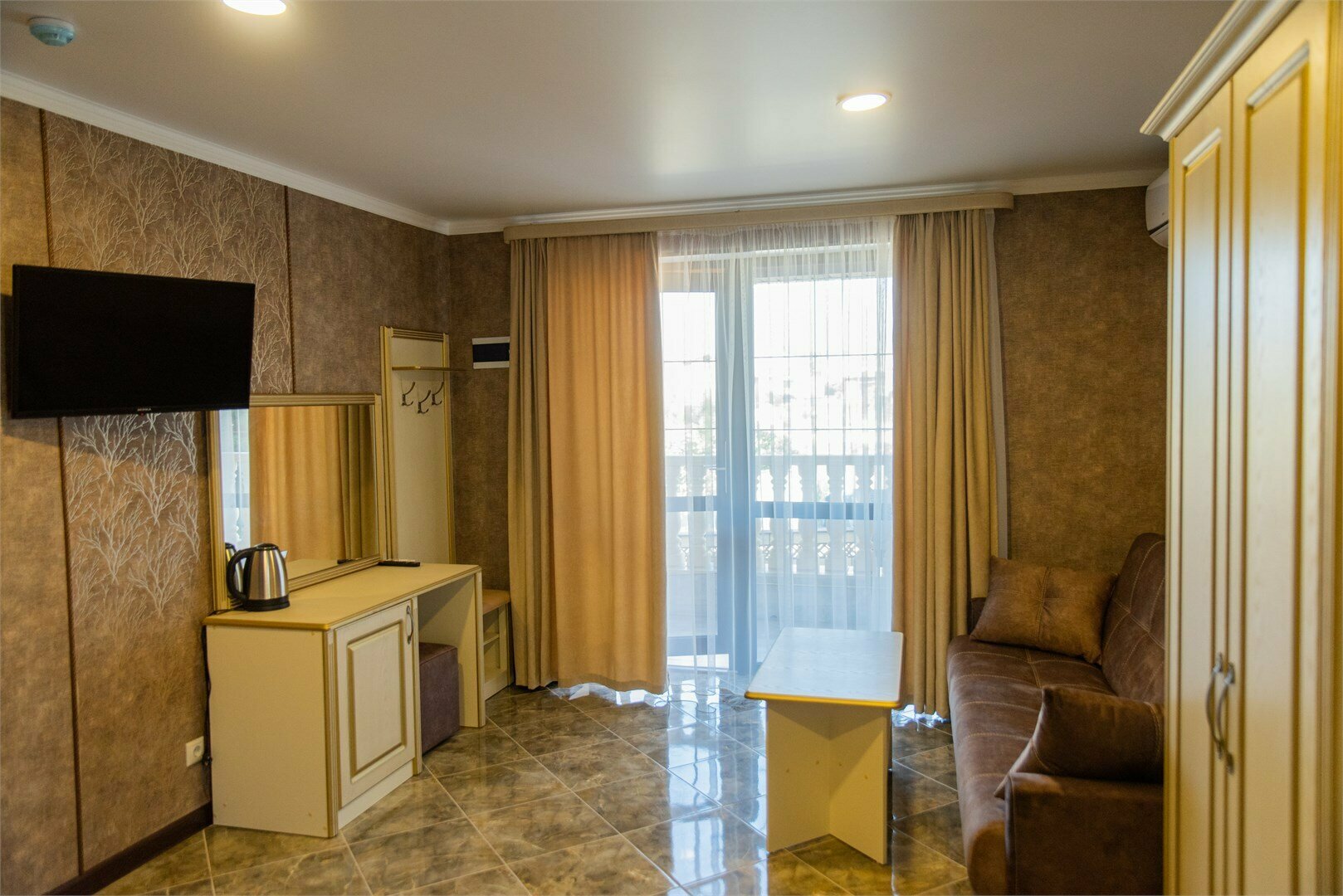 2-х местный стандарт с двумя раздельными кроватями и раскладным диваном