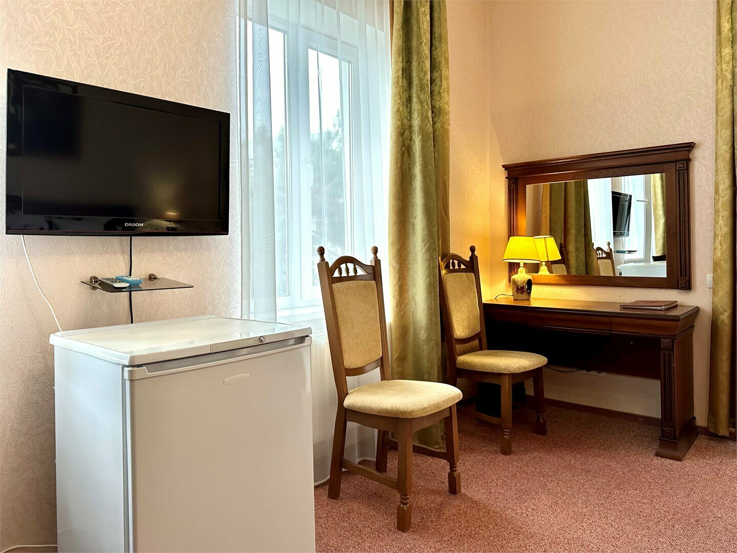 Номера Комфорт с балконом с одной совместной кроватью с видом на море