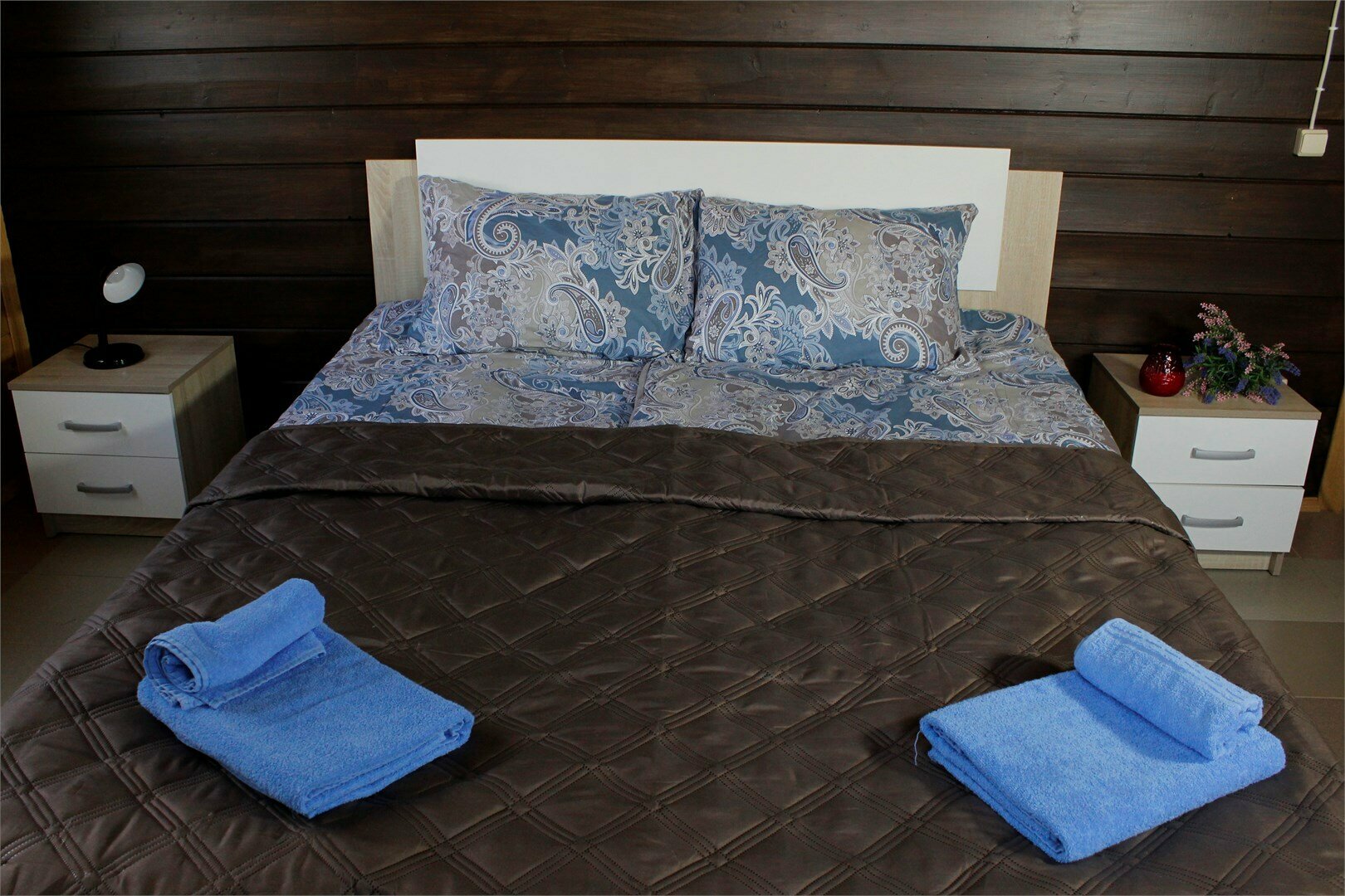 6ти местный одноэтажный коттедж с 3мя спальнями, 2мя двуспальными кроватями и 2мя односпальными