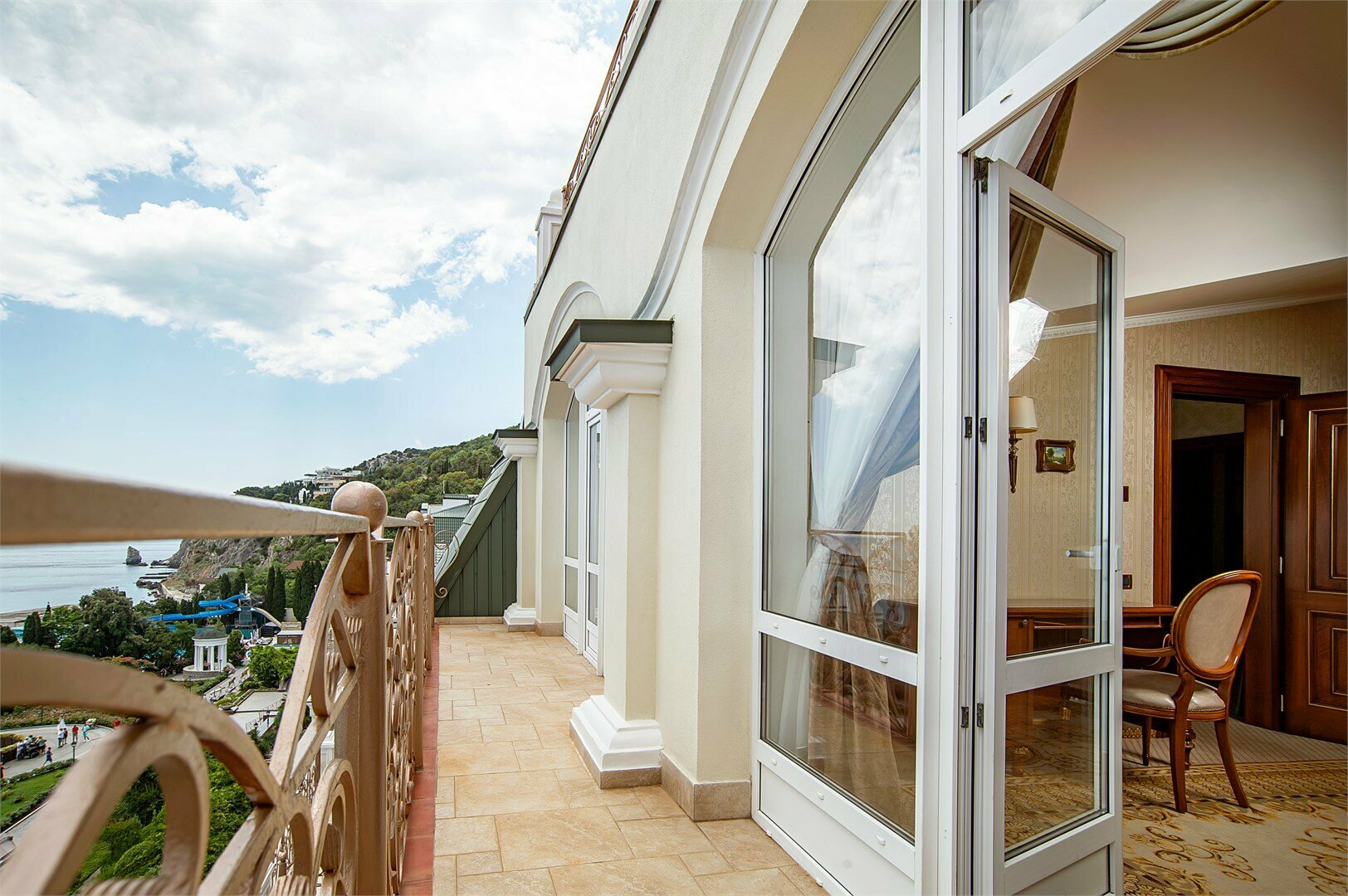 АПАРТАМЕНТЫ "БРЮССЕЛЬ"