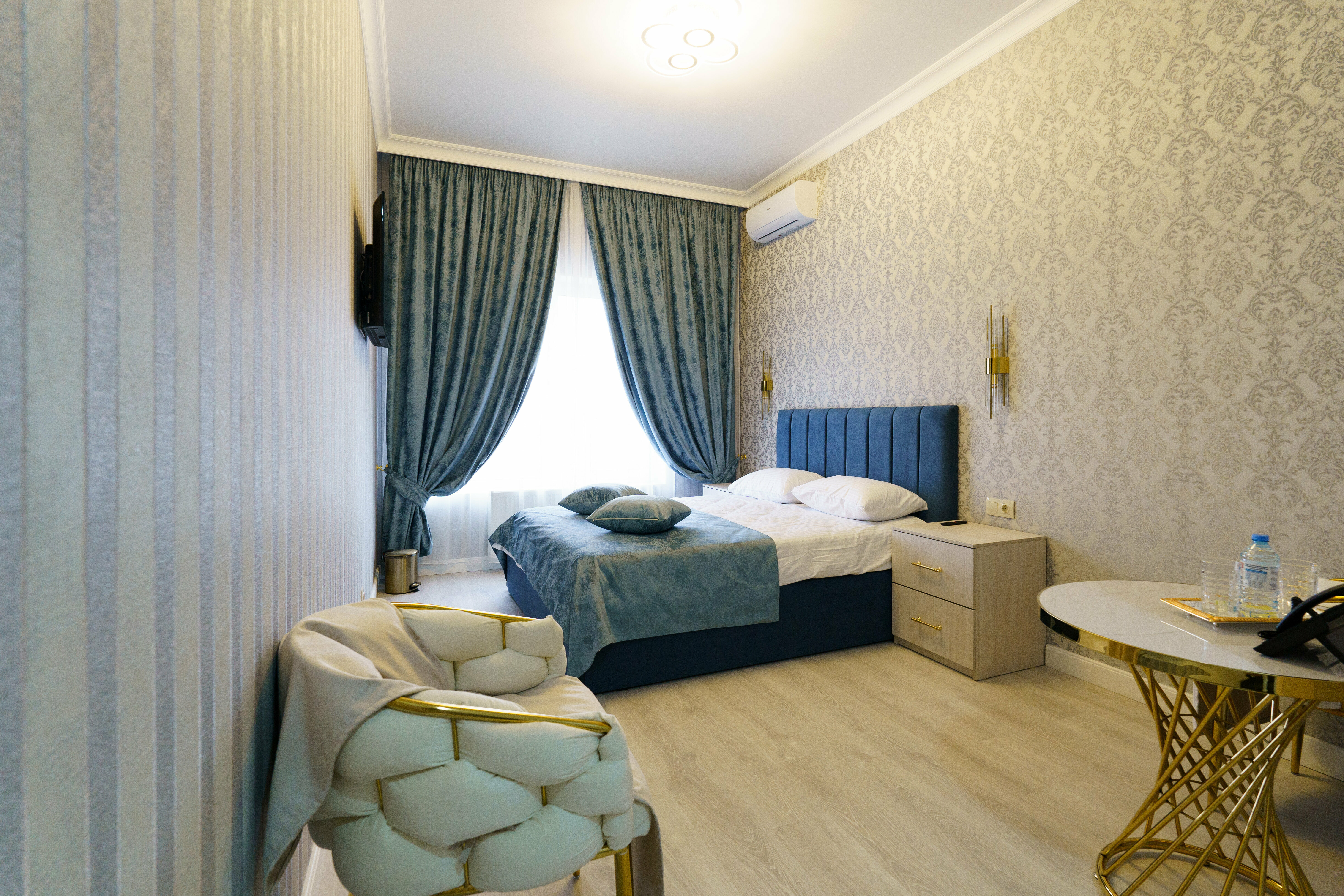 Номер Делюкс