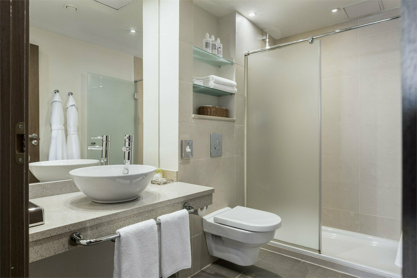 Апартаменты с двумя спальными и кухней