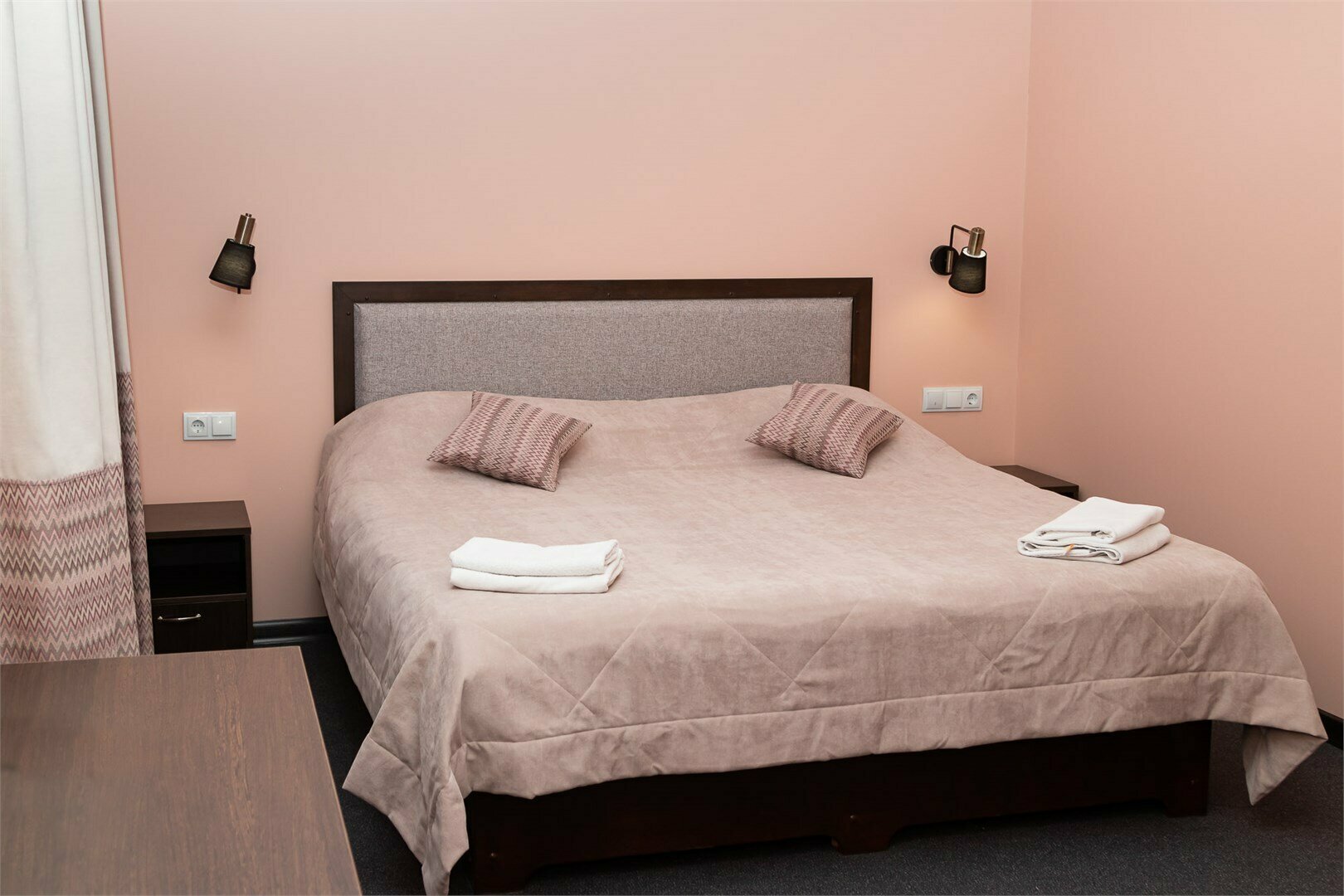 Бизнес с одной 2-спальной кроватью (первая (стандарт))