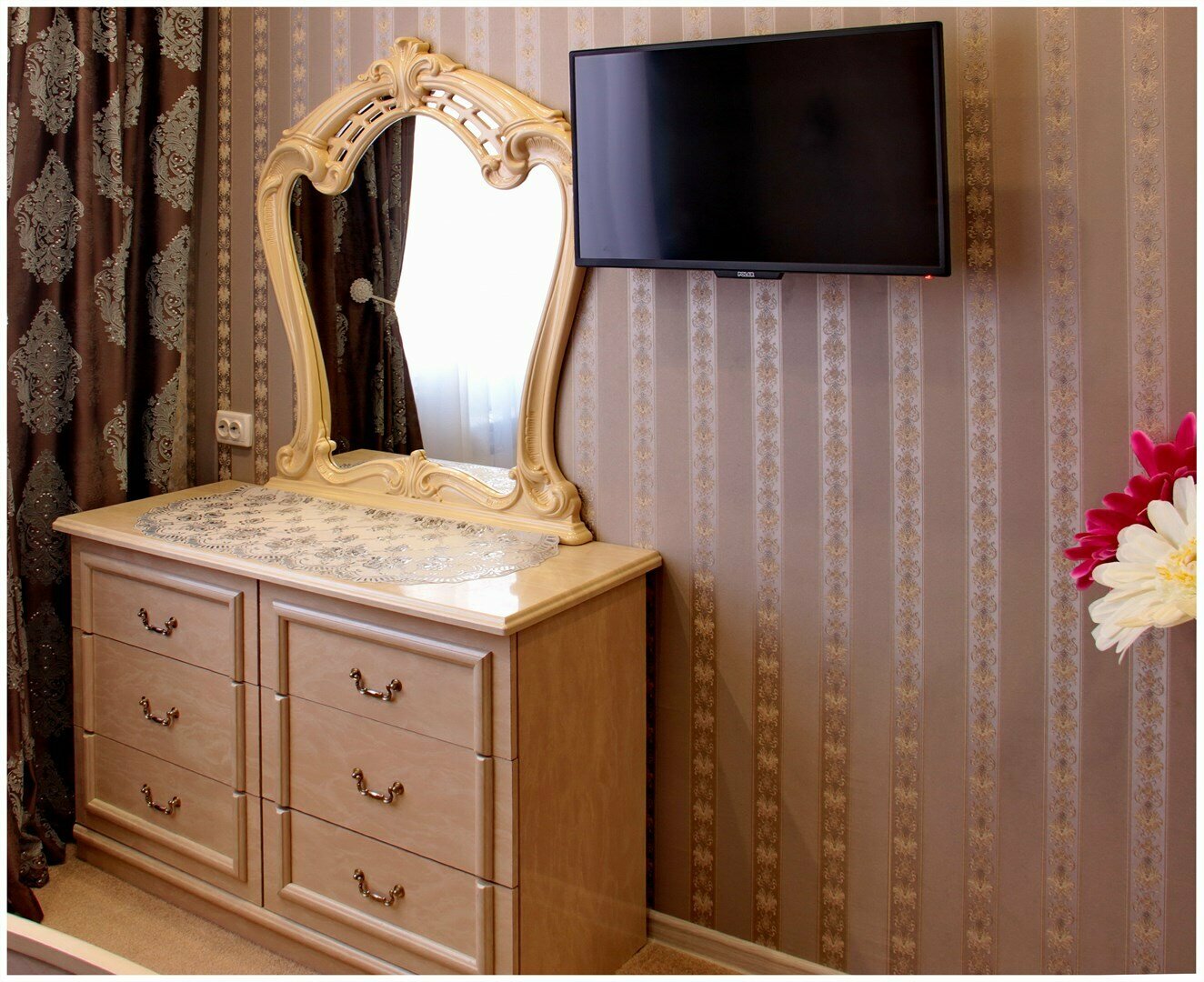 Комфорт двухкомнатный (основной корпус, отель "три звезды")