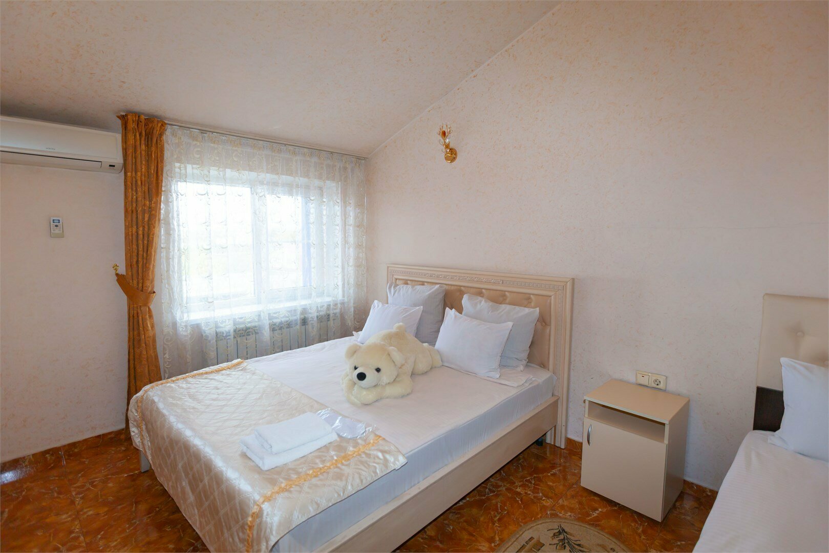 СЕМЕЙНЫЙ 2-х комнатный (4-местный) на 3 этаже. Старый номерной фонд