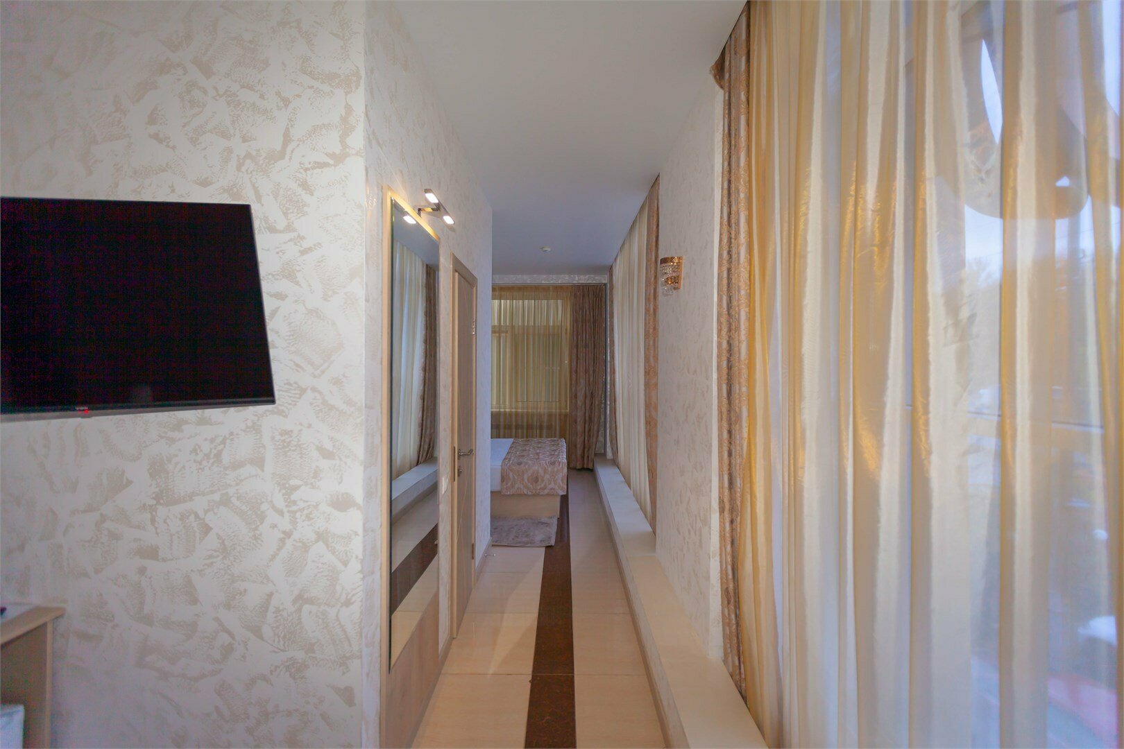 КОМФОРТ с холлом 3-местный. Новый номерной фонд