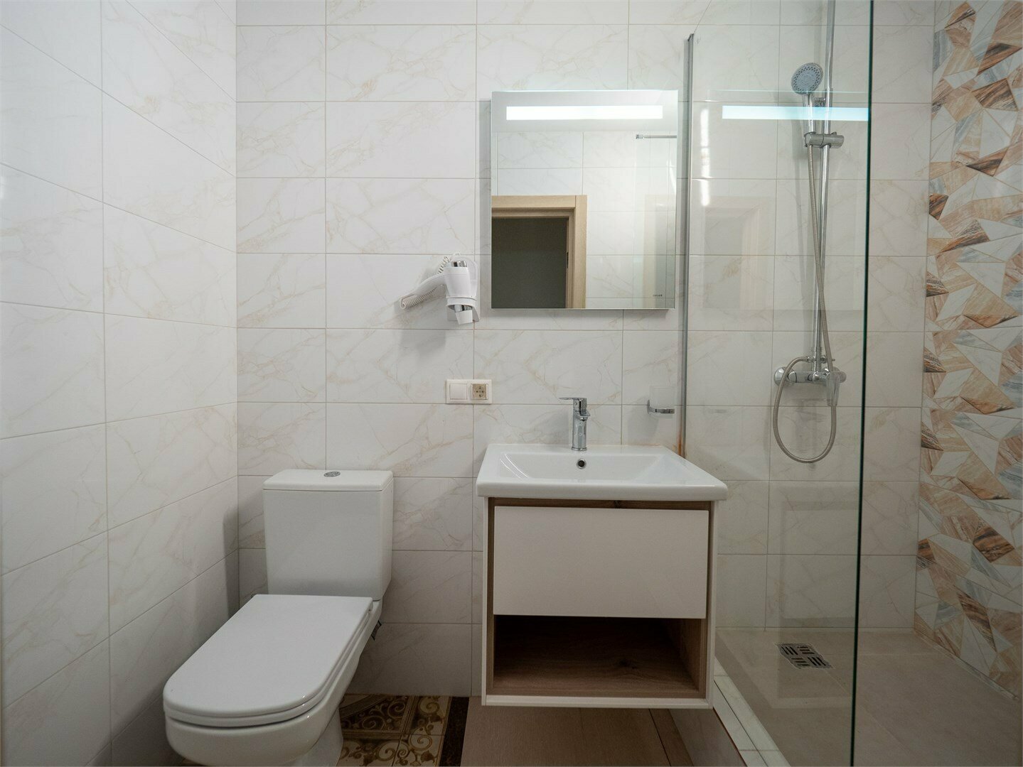 СТАНДАРТ (узкий) с 2-мя кроватями со ВСЕМИ удобствами. Новый номерной фонд