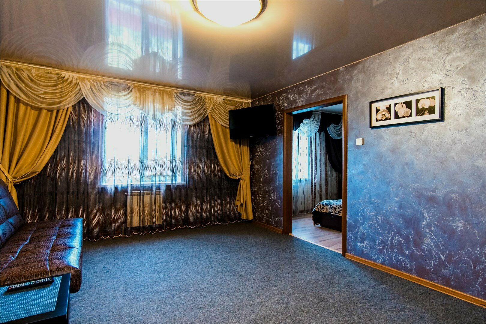 двухкомнатный большой Номер Люкс