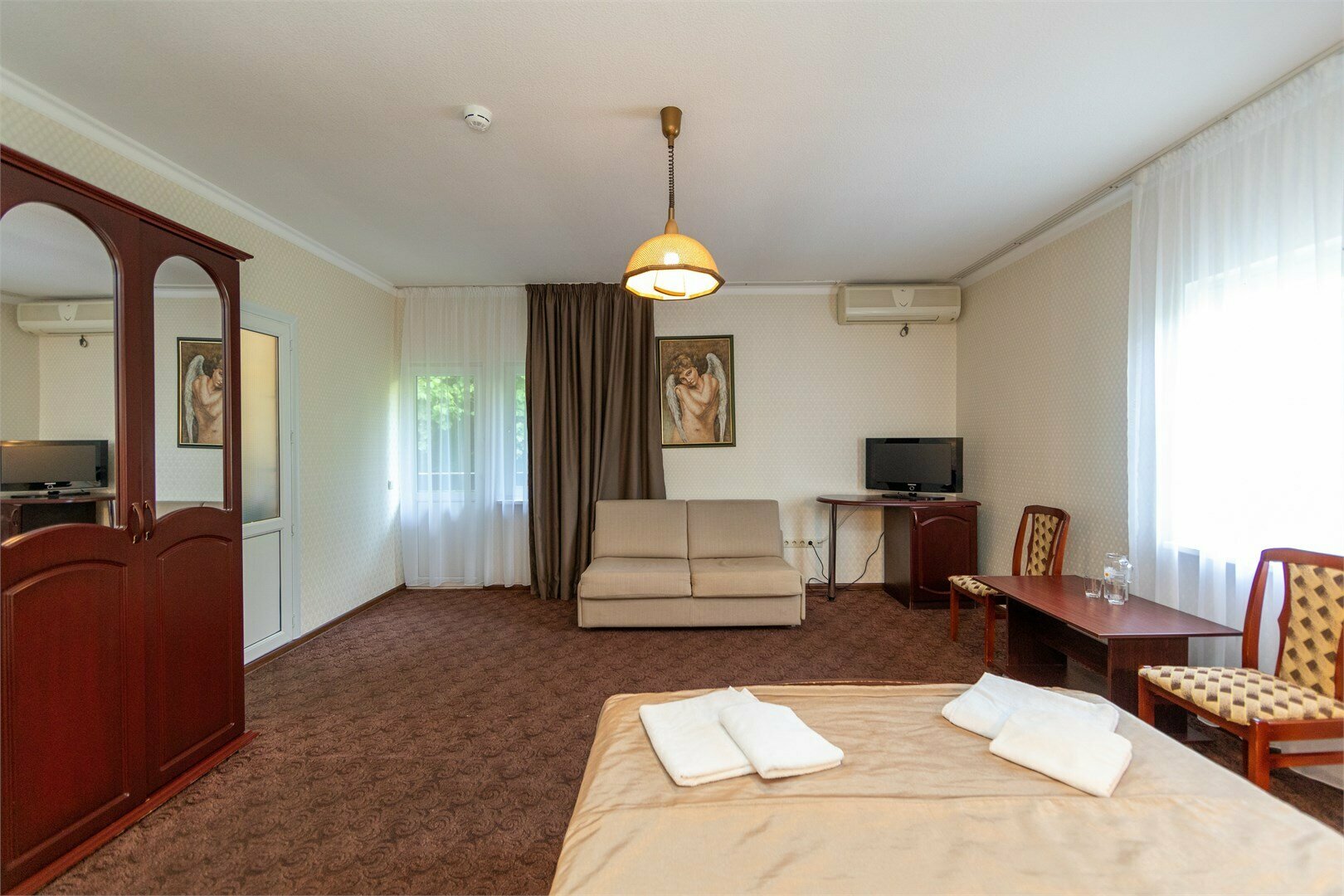 Студия с балконом