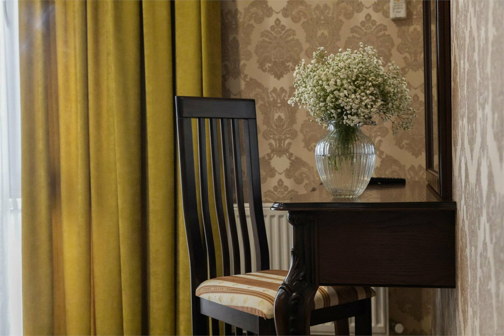 Улучшенный стандарт с боковым видом на море и горы