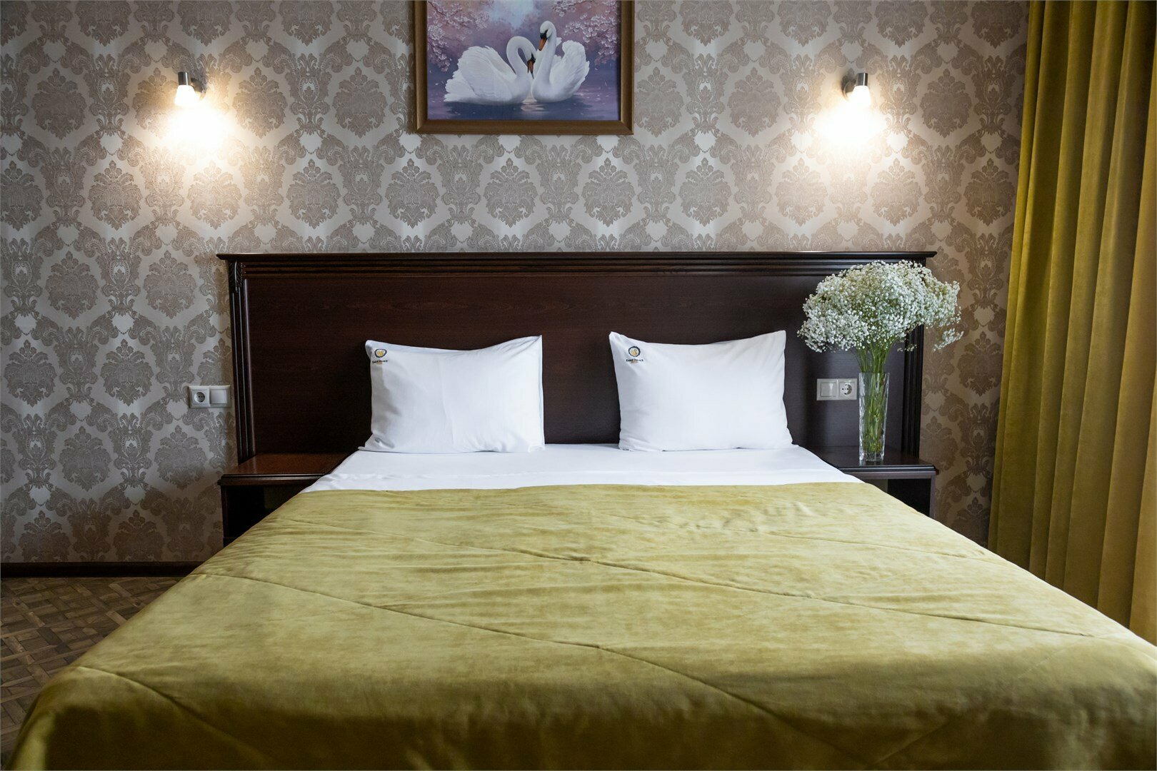 Улучшенный стандарт с боковым видом на море и горы