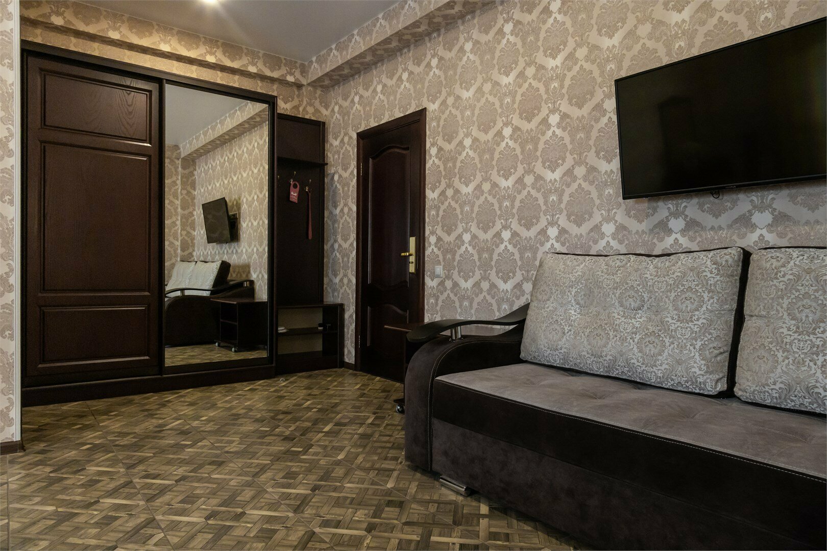 Улучшенный стандарт с боковым видом на море и горы