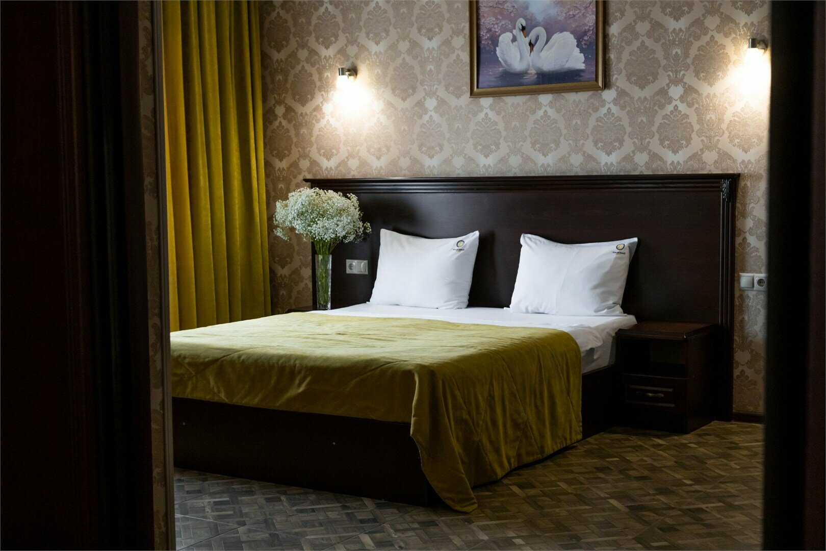 Улучшенный стандарт с боковым видом на море и горы