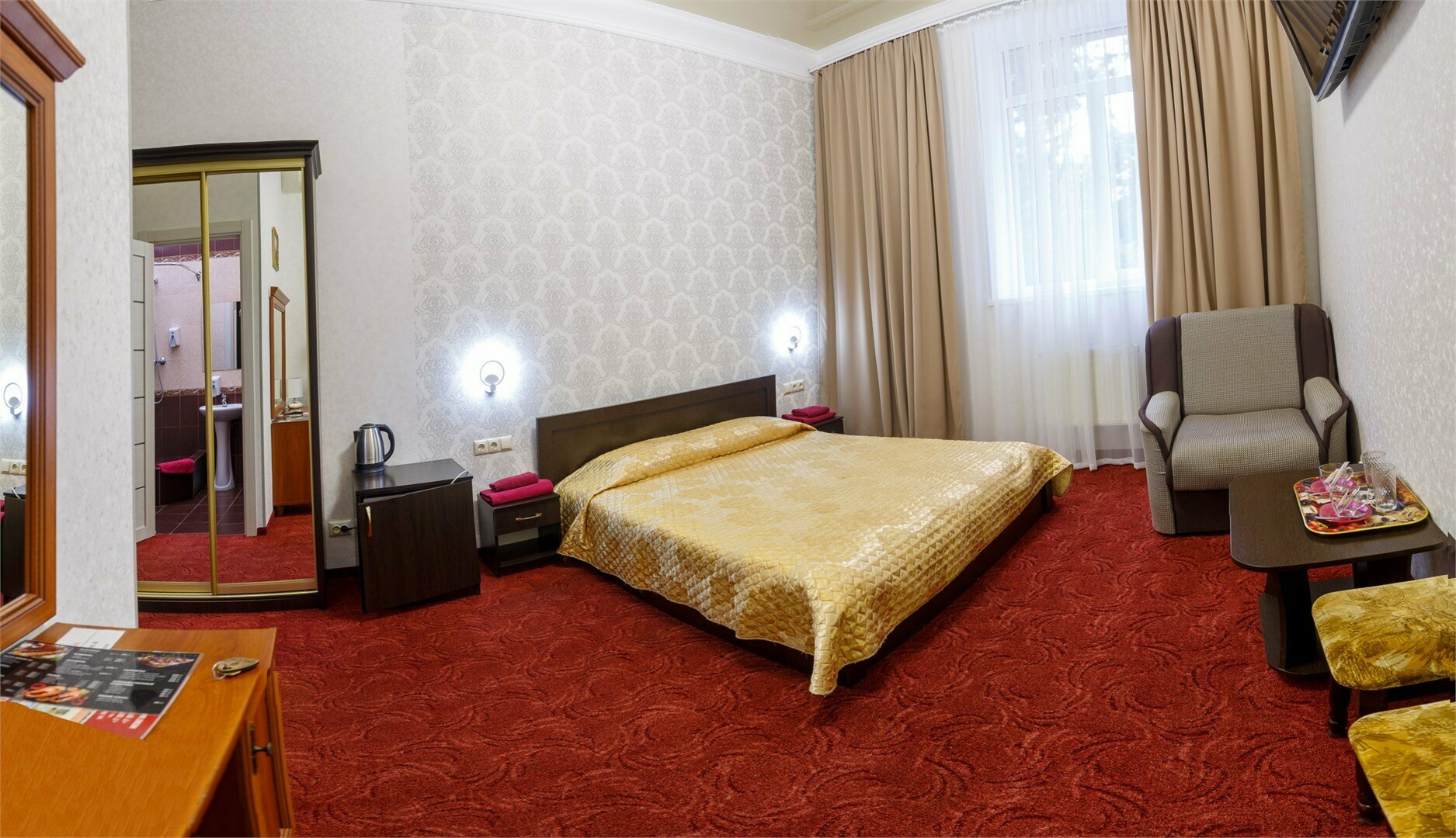 № 4 Стандарт улучшенный с одной 2-спальной кроватью и диван-кроватью