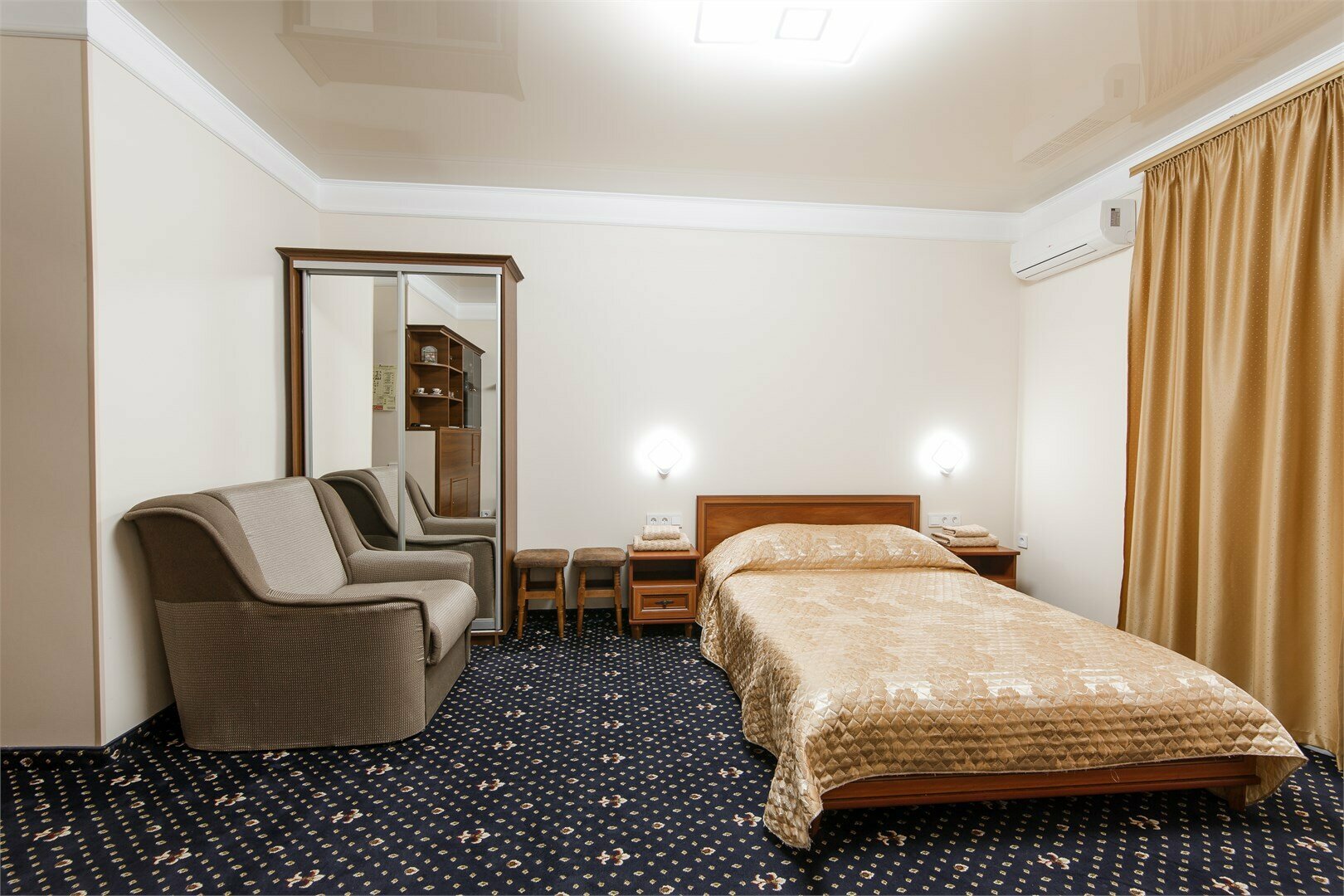 № 8 Стандарт улучшенный с балконом,  2-спальной кроватью и диван-кроватью