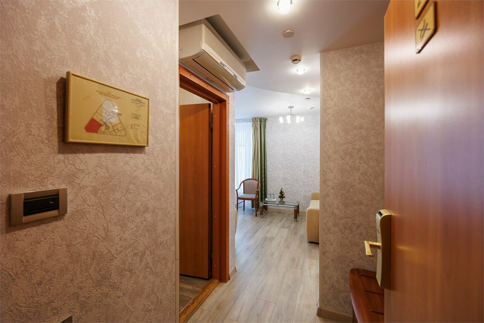 Трехместный люкс с видом на Волгу