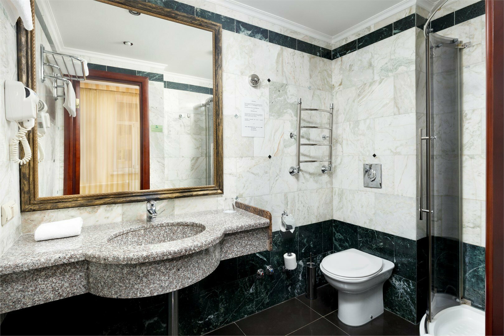 Супериор с одной двуспальной кроватью