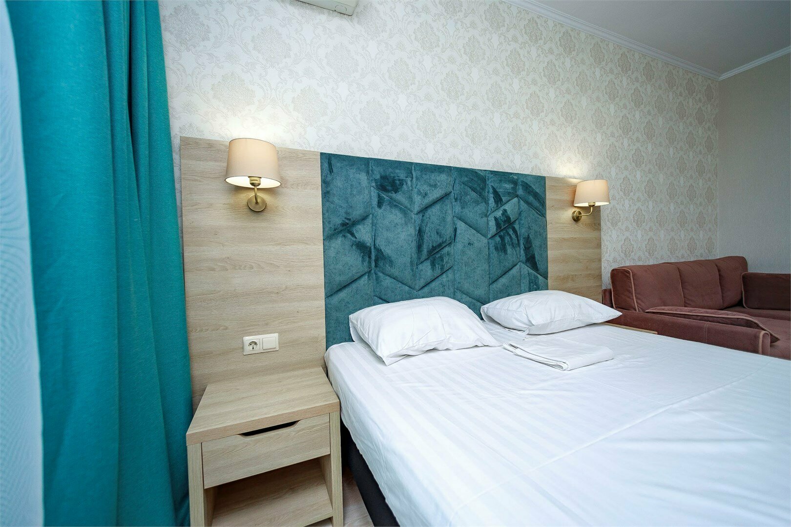 Делюкс с видом на бассейн