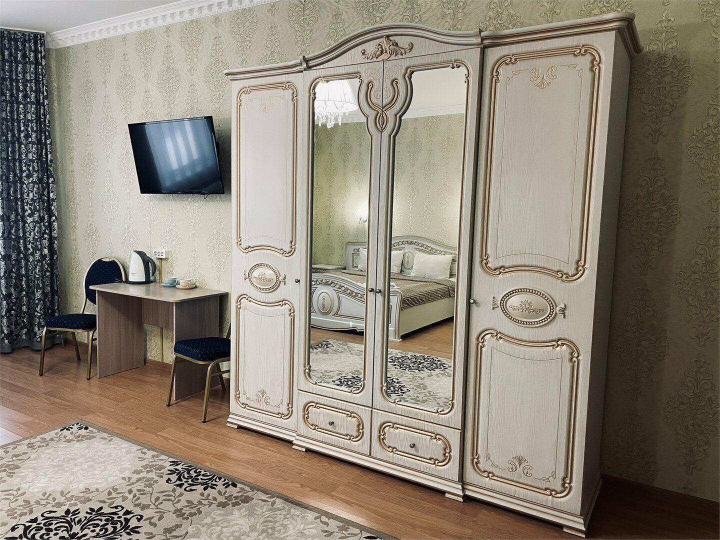 Улучшенный 2-х местный Стандарт с диваном