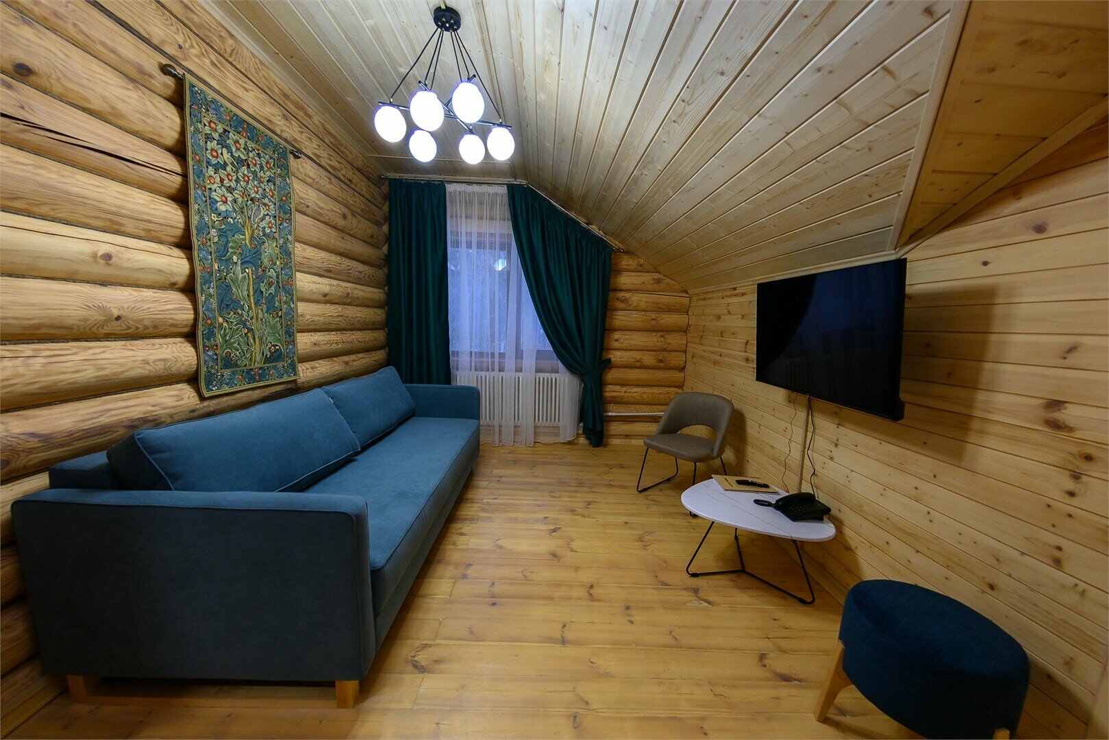 Трехкомнатный номер в деревянном корпусе Изба