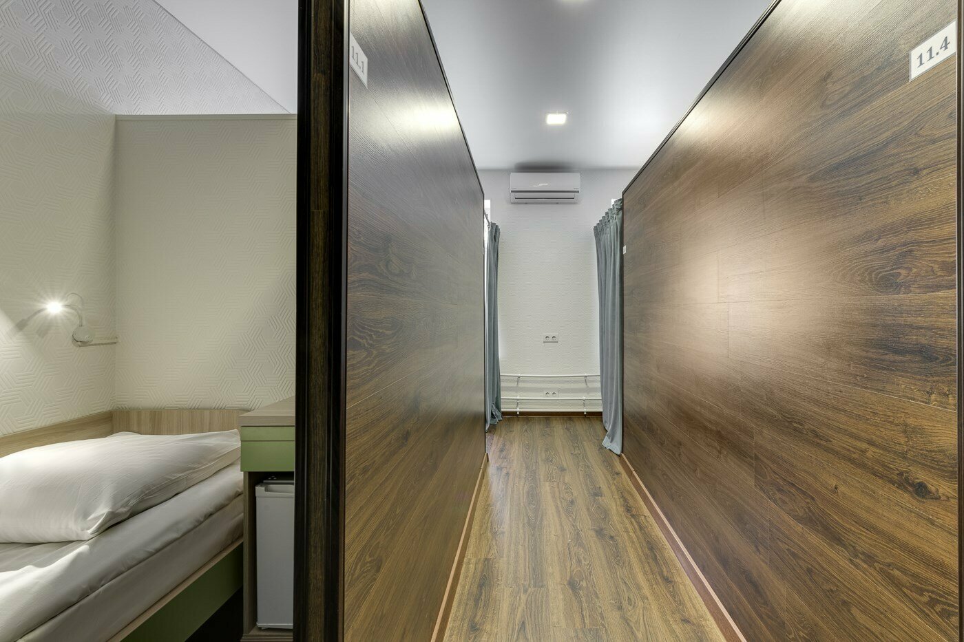 Односпальная кровать в общем мужском 4-х местом номере