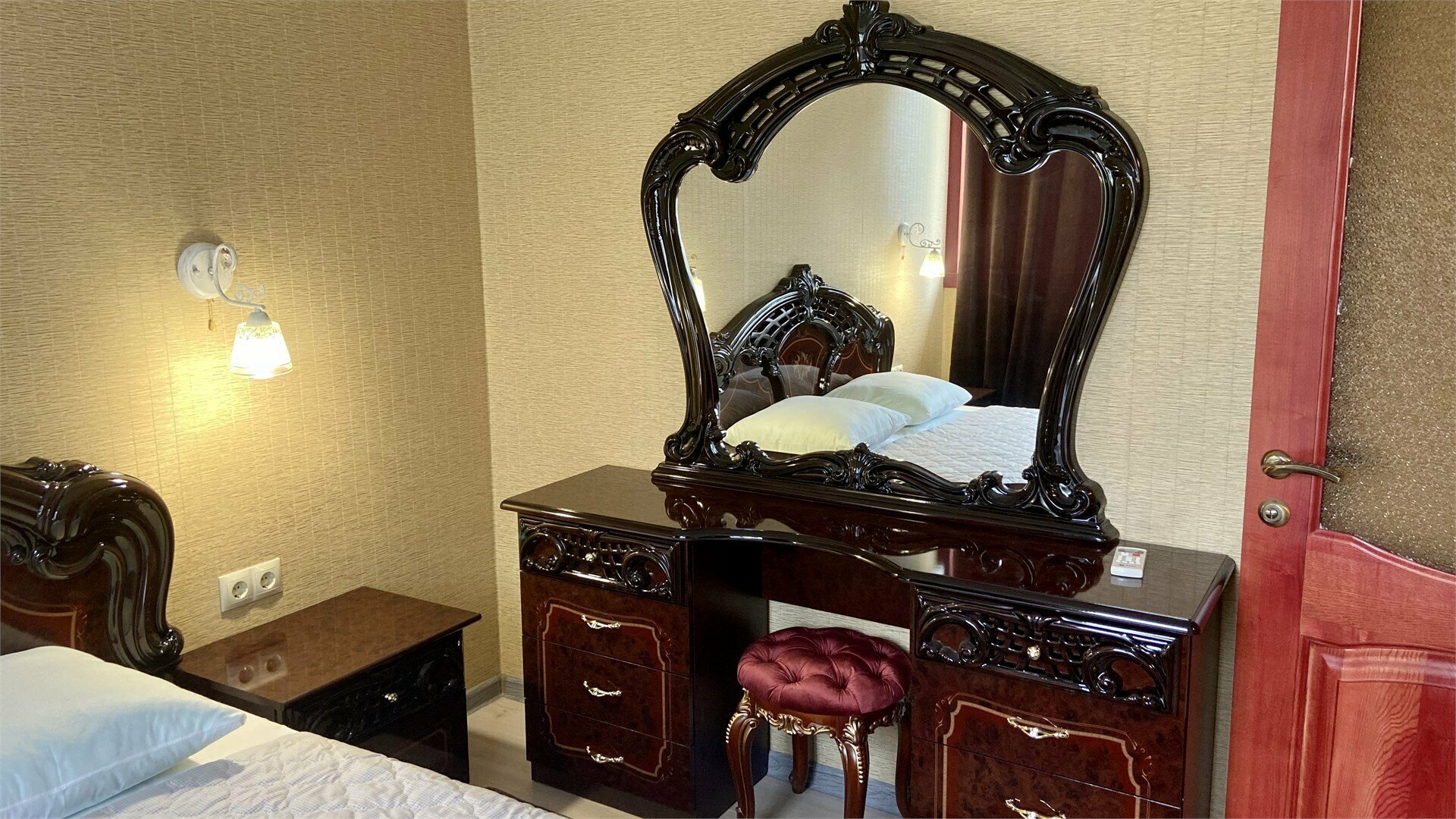 Двухкомнатный номер Люкс