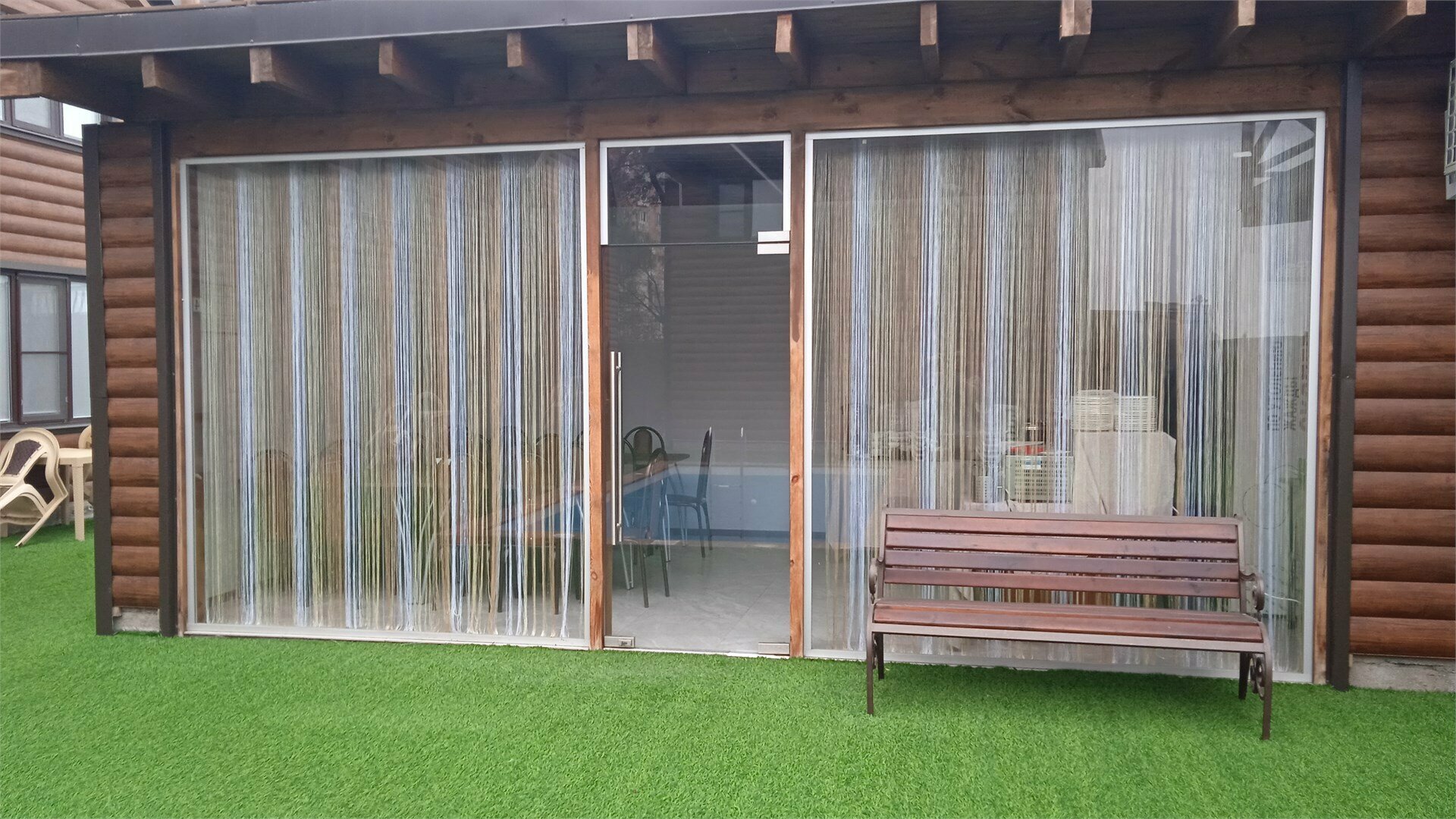 Стандартный коттедж с видом во двор